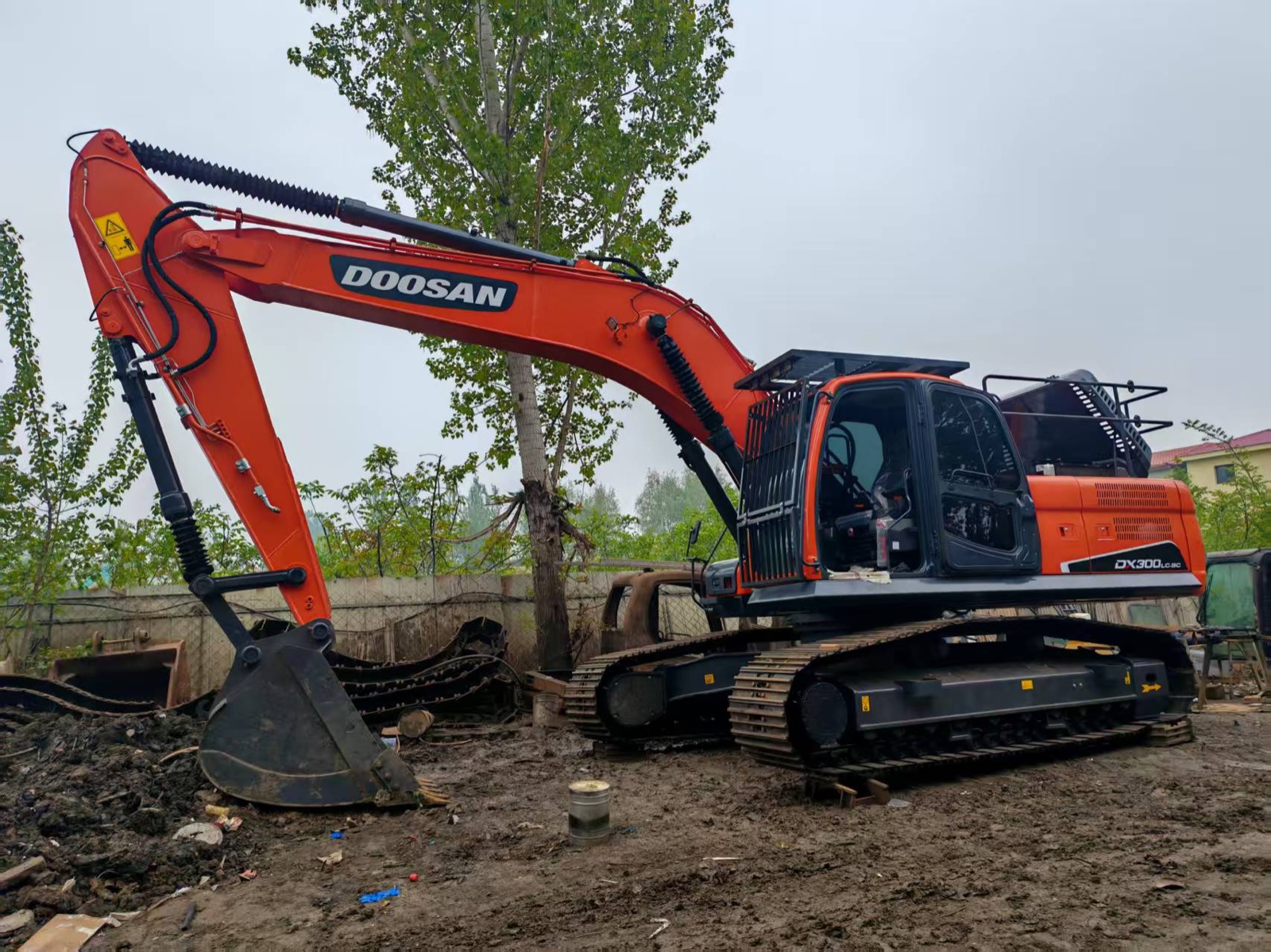 Doosan DX300LC-9C used excavator 0 photo 2