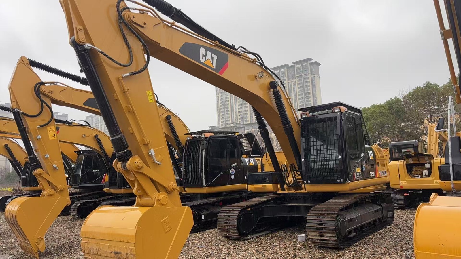 CAT 325D2L used excavator 0 photo 2