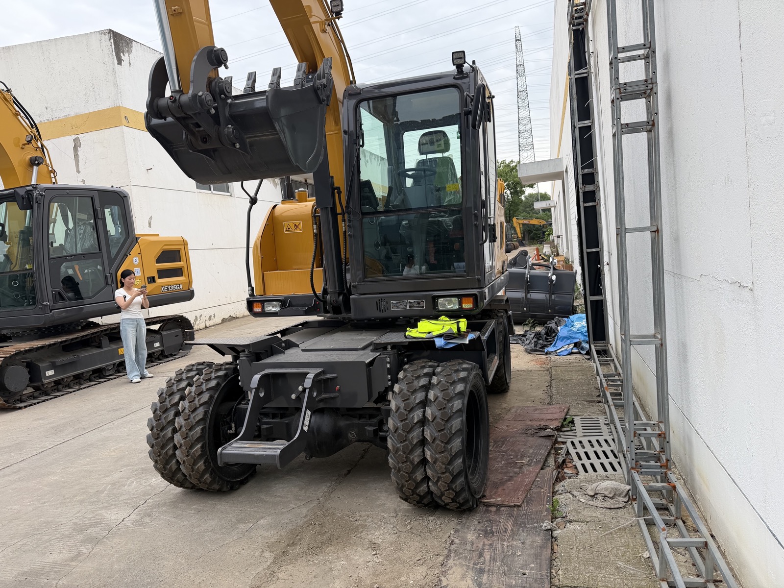 XCMG XE85WG used excavator 0 photo 3