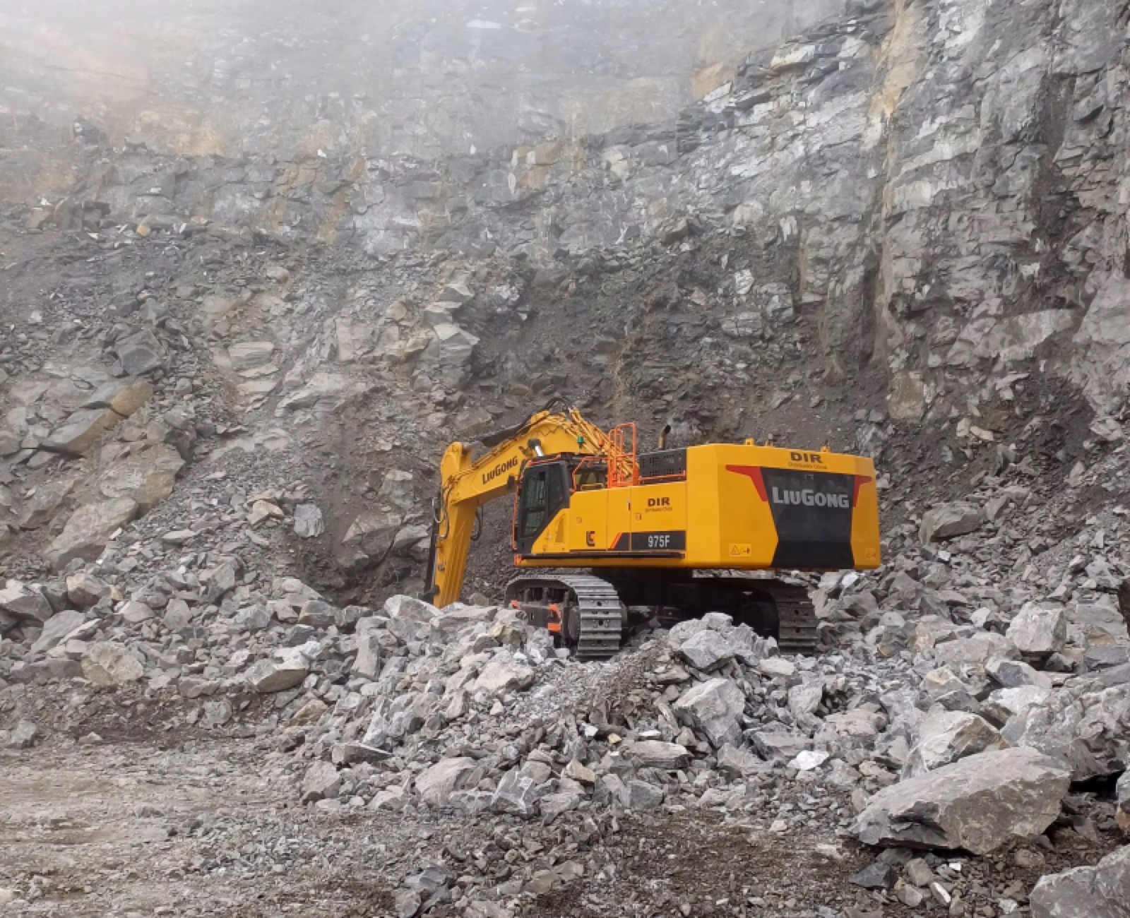 LiuGong 975F used excavator 0 photo 4
