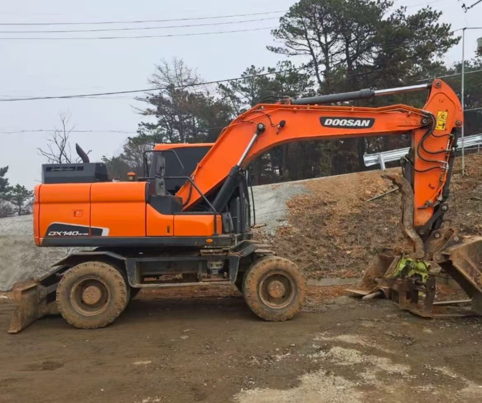 Doosan 140 used excavator 0 photo 2