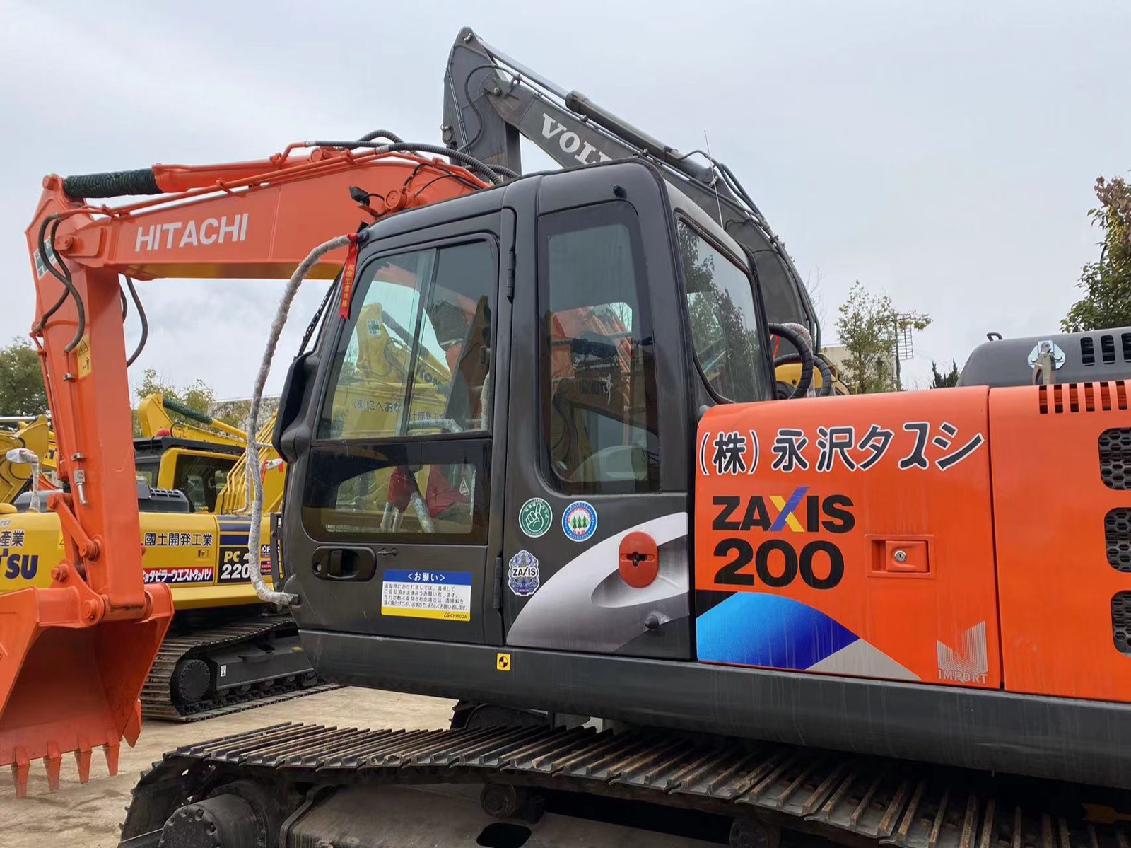 Hitachi ZX200 used excavator 0 photo 2