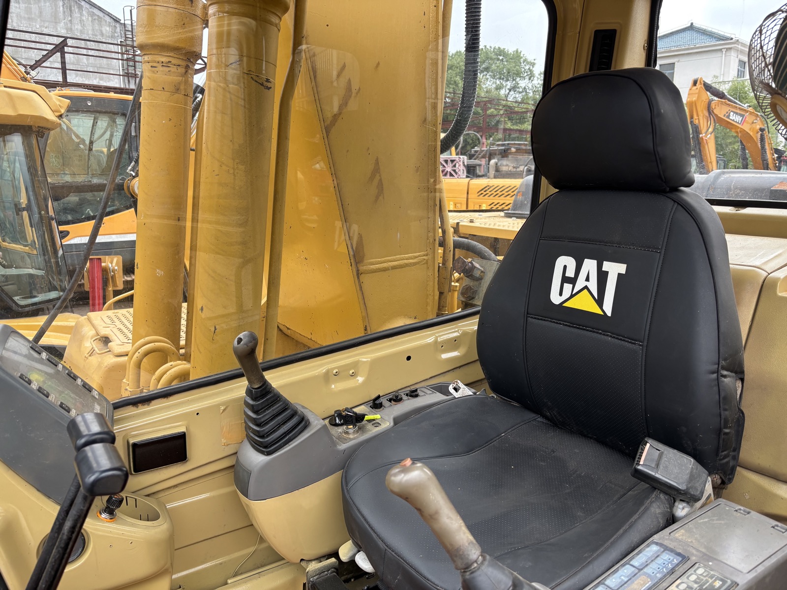 CAT 320B used excavator 0 photo 5