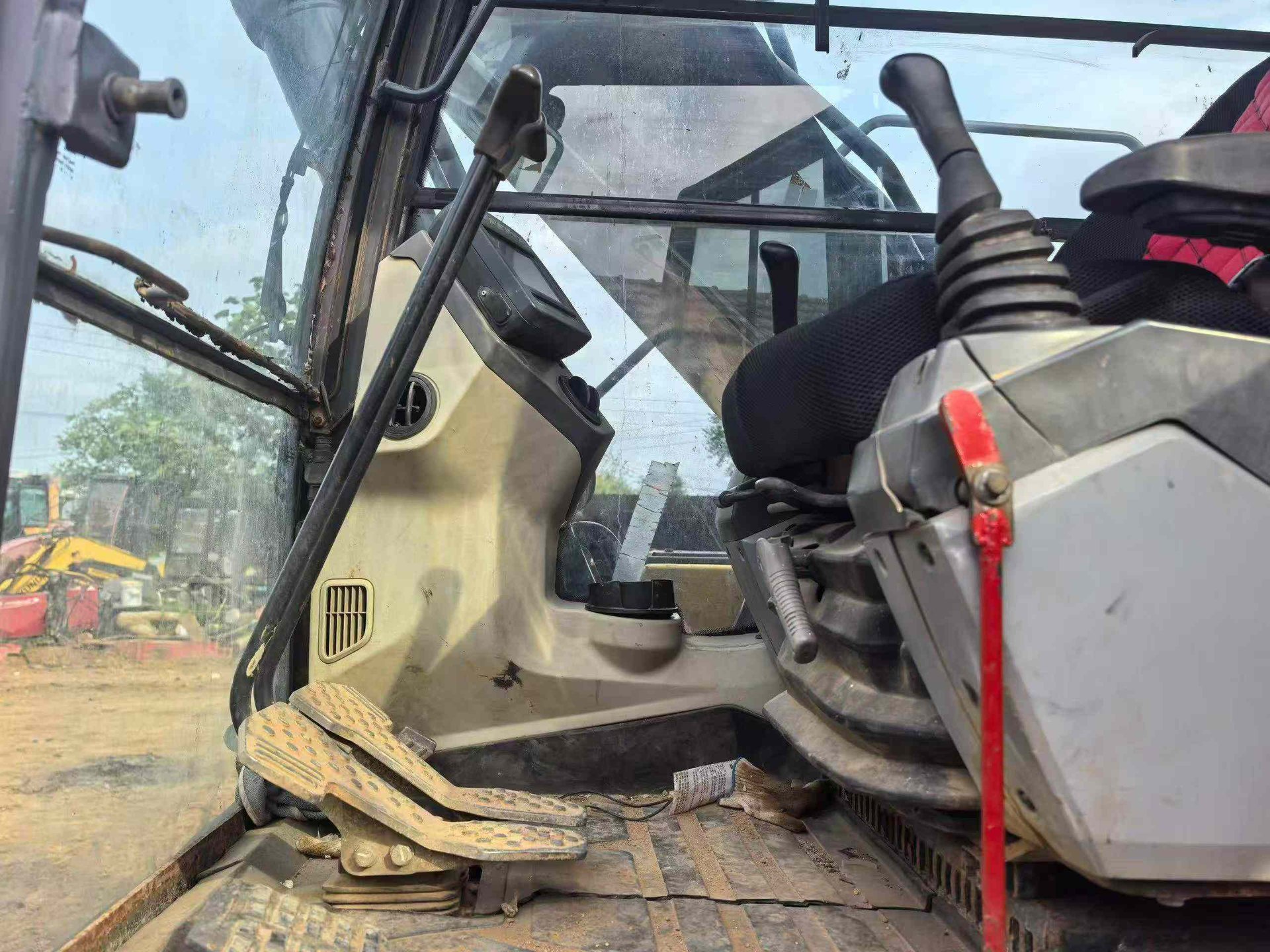 John Deere John Deere 210 used excavator 0 photo 3