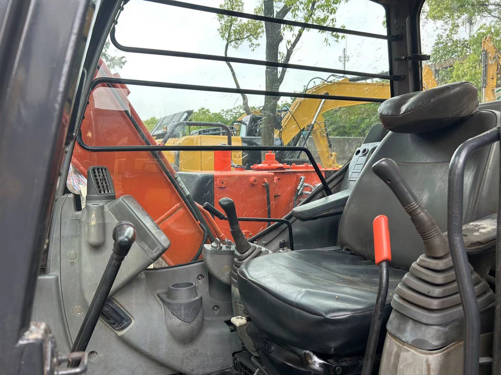 Hitachi 60 Mini used excavator 0 photo 4