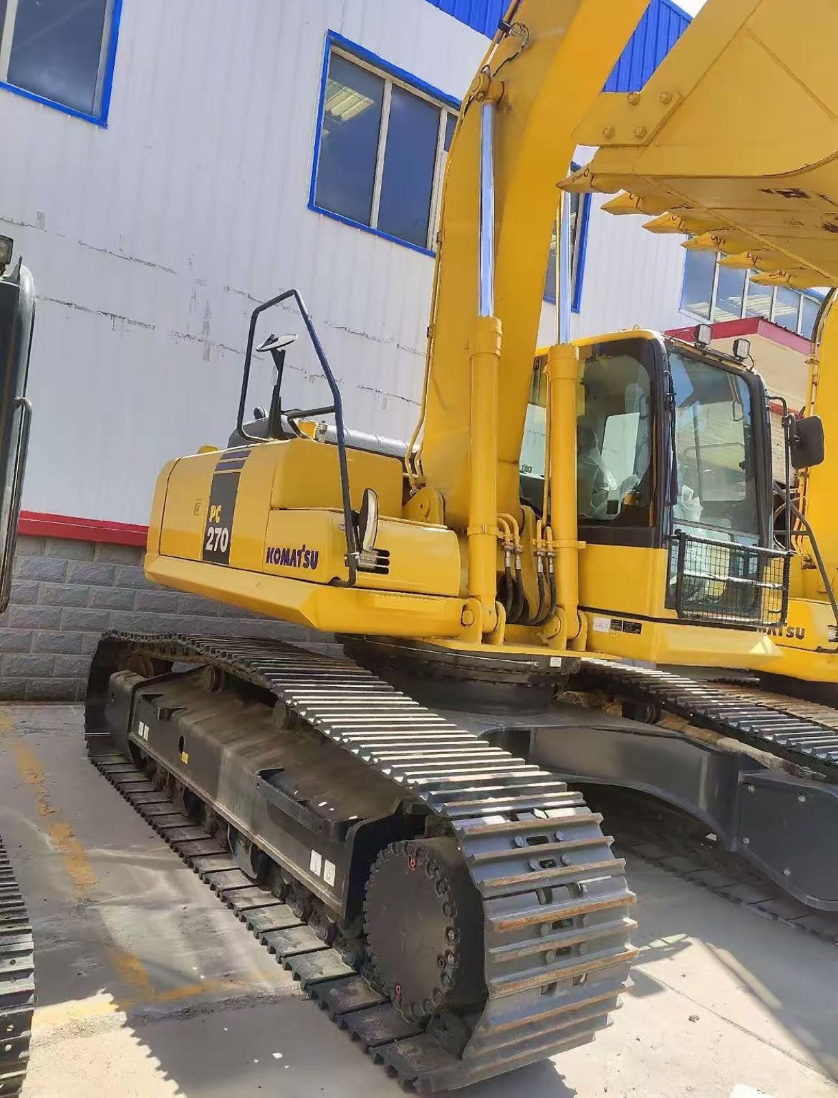 Komatsu PC270 used excavator 0 photo 3