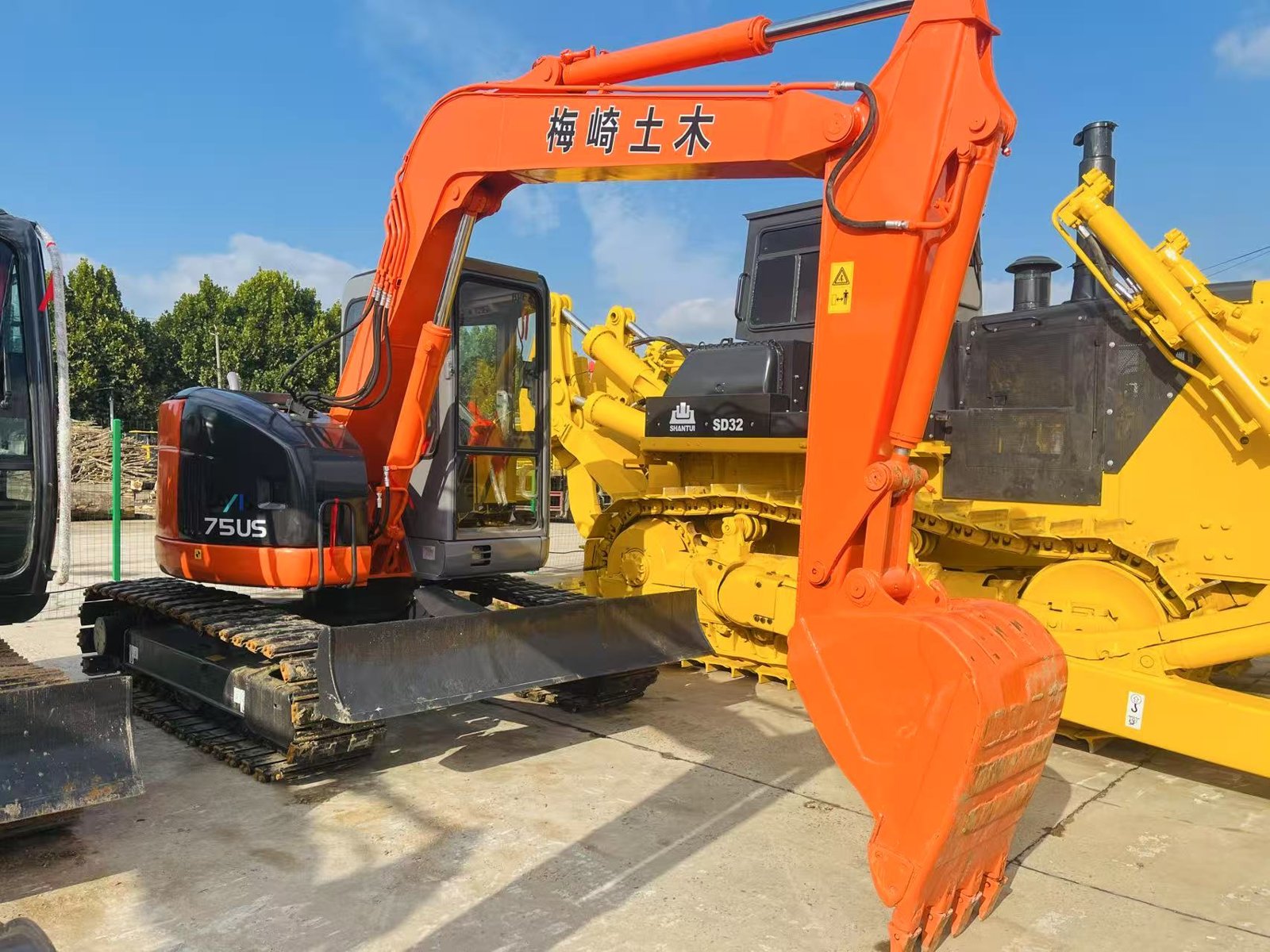 Hitachi 75 Mini used excavator 0 photo 4