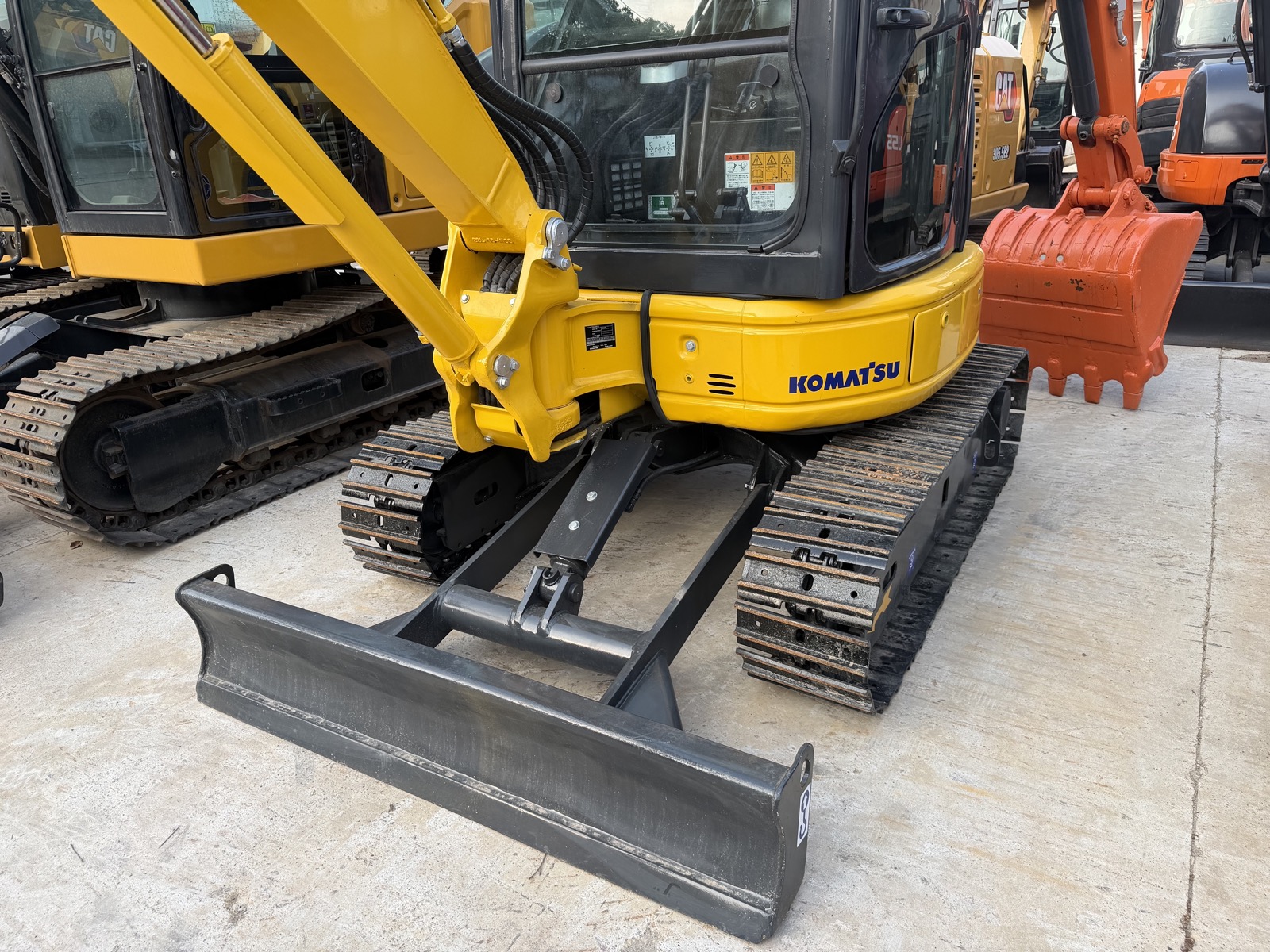 Komatsu 35MR Mini used excavator 0 photo 5