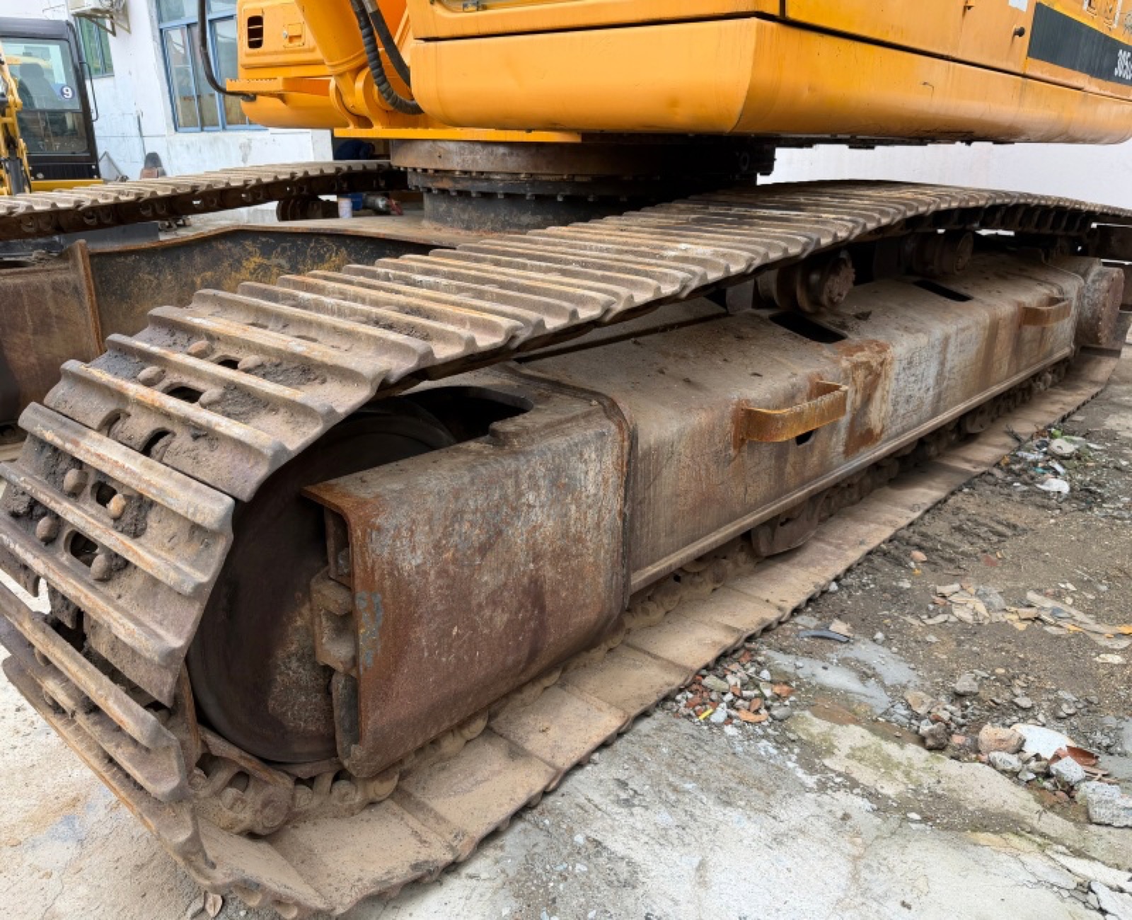 Hyundai 305LC-7 used excavator 0 photo 3