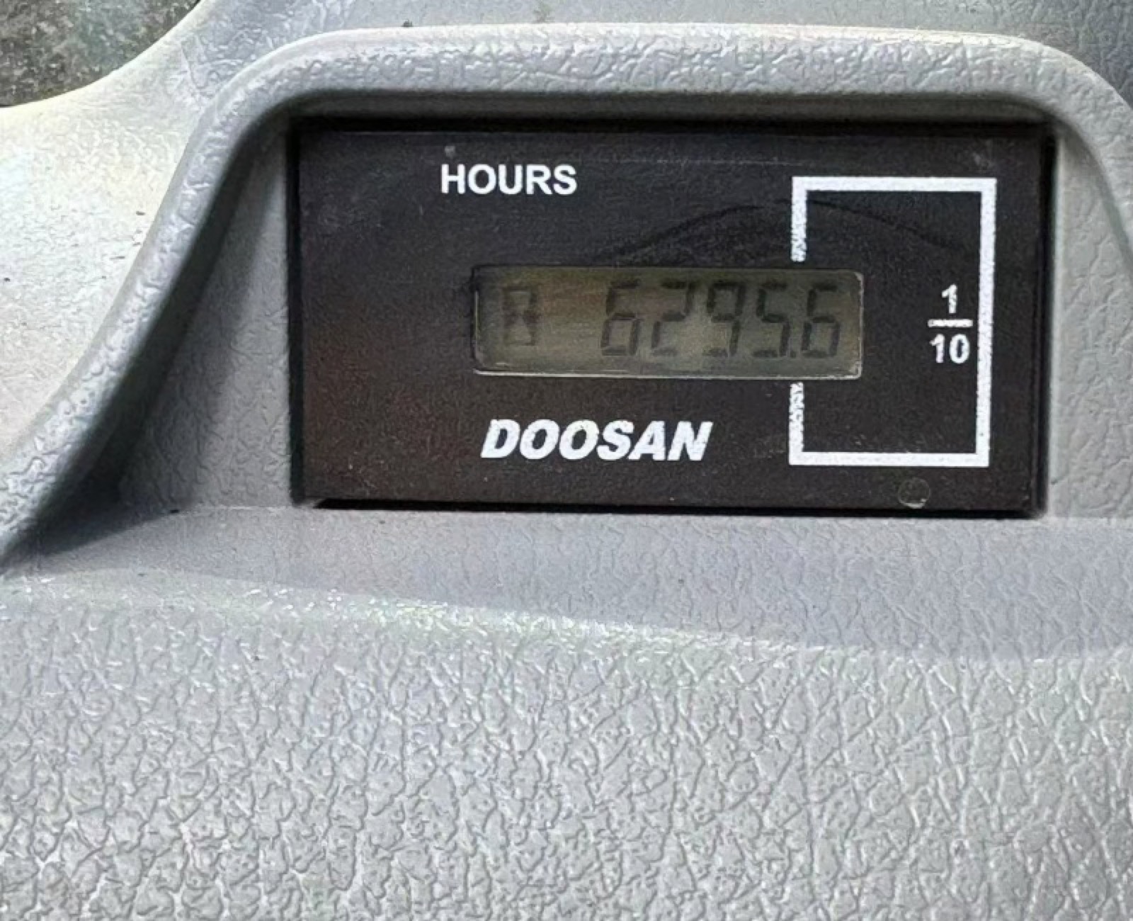 Doosan DX520 used excavator 0 photo 8