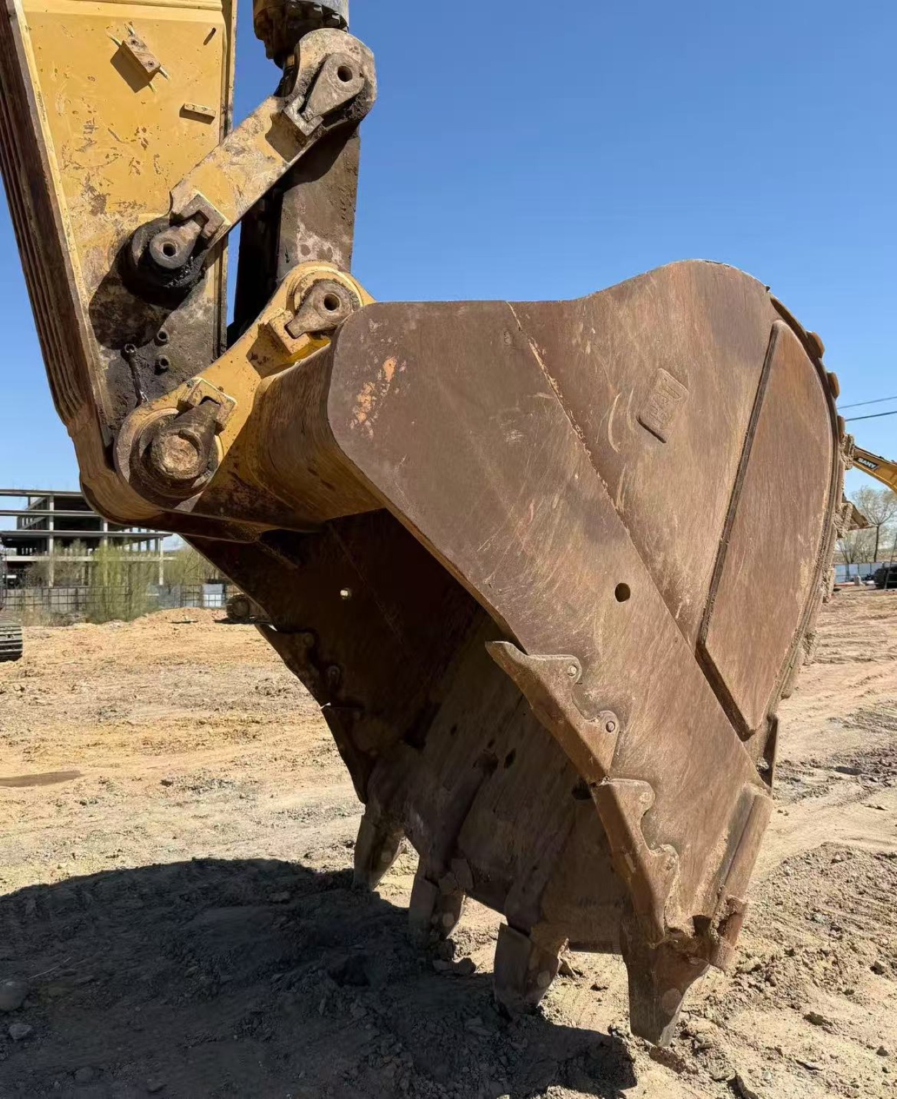 CAT 374 used excavator 0 photo 4