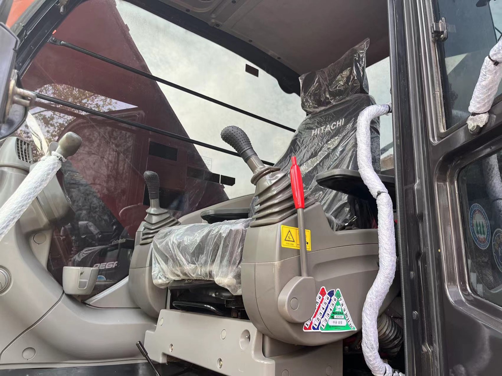 Hitachi 240 used excavator 0 photo 2