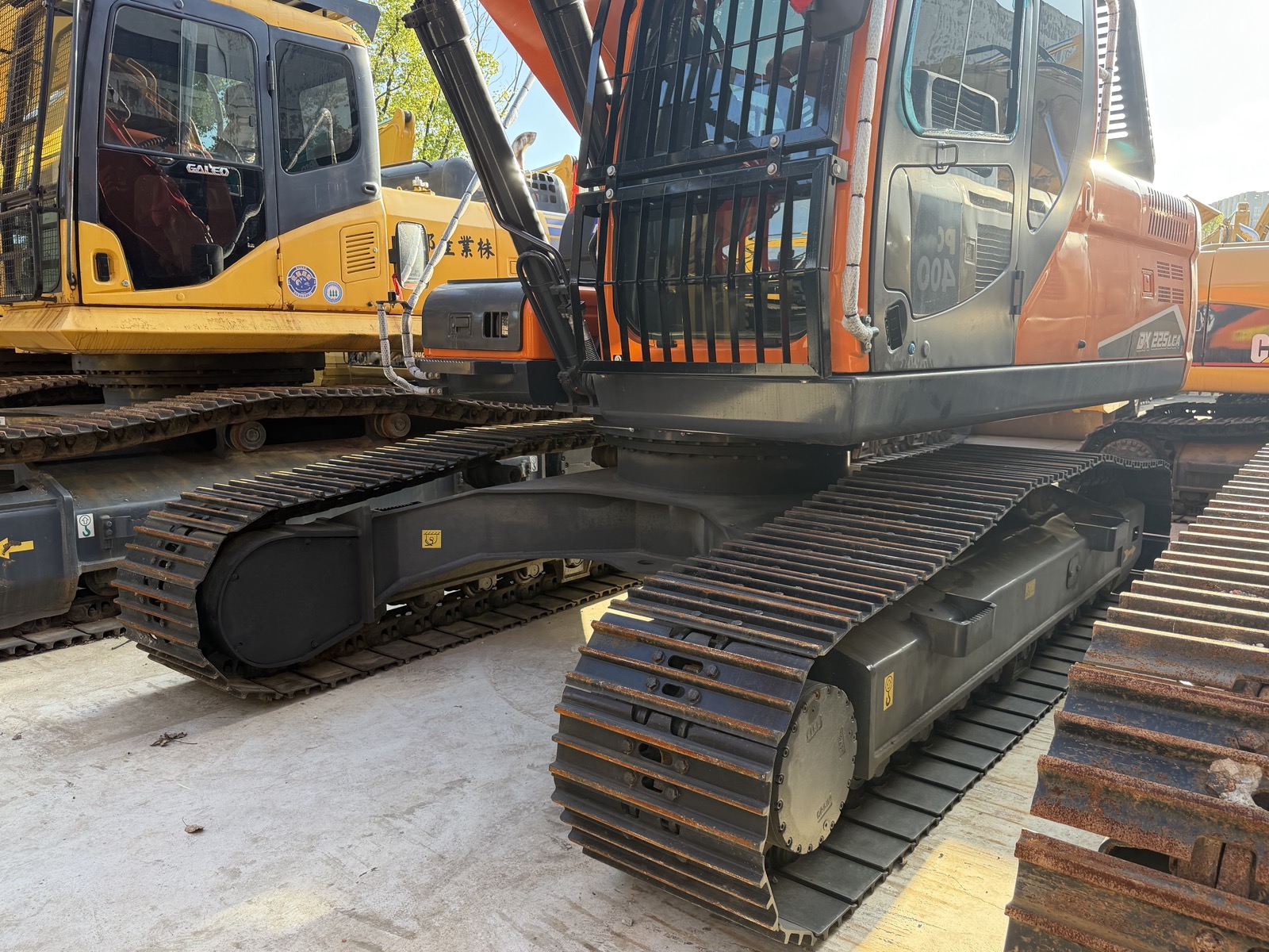 Doosan 225LCA used excavator 0 photo 5