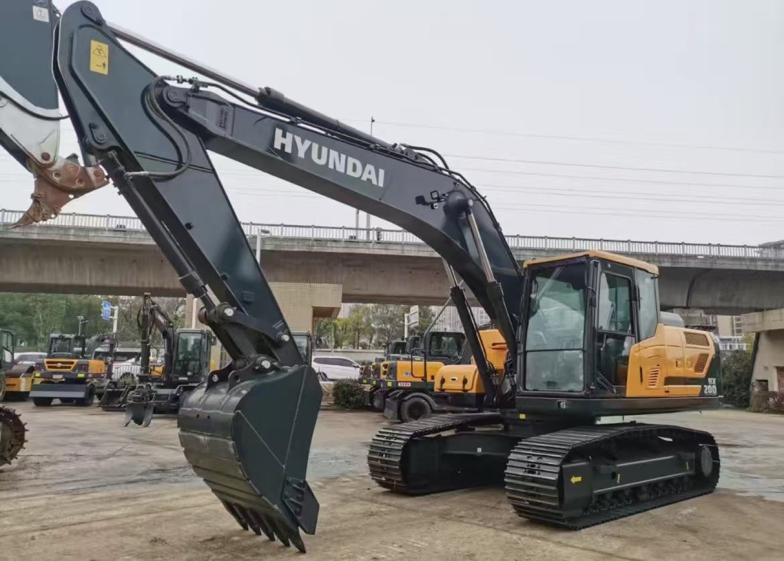 Hyundai HX200 used excavator 0 photo 6