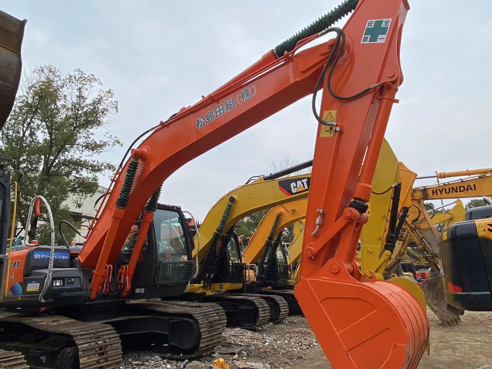 Hitachi ZX200 used excavator 0 photo 3