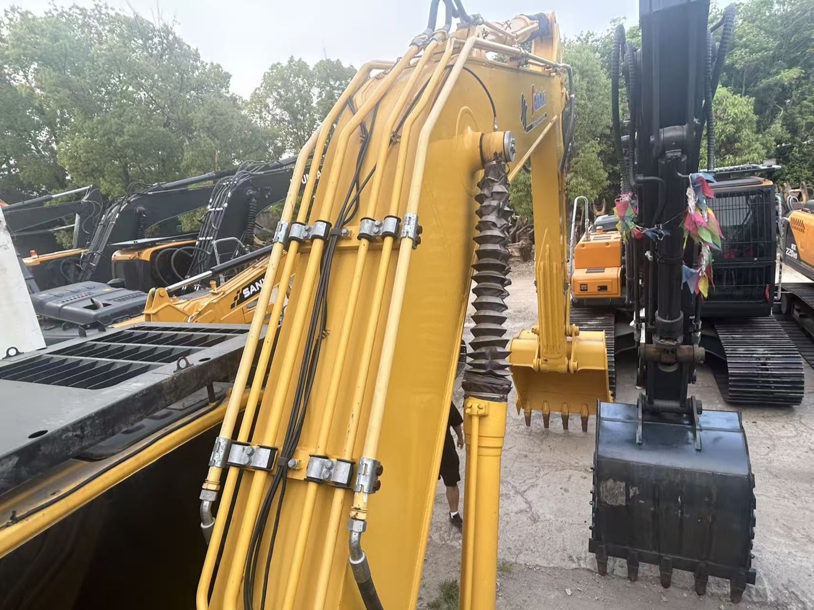 Komatsu PC240 used excavator 0 photo 3