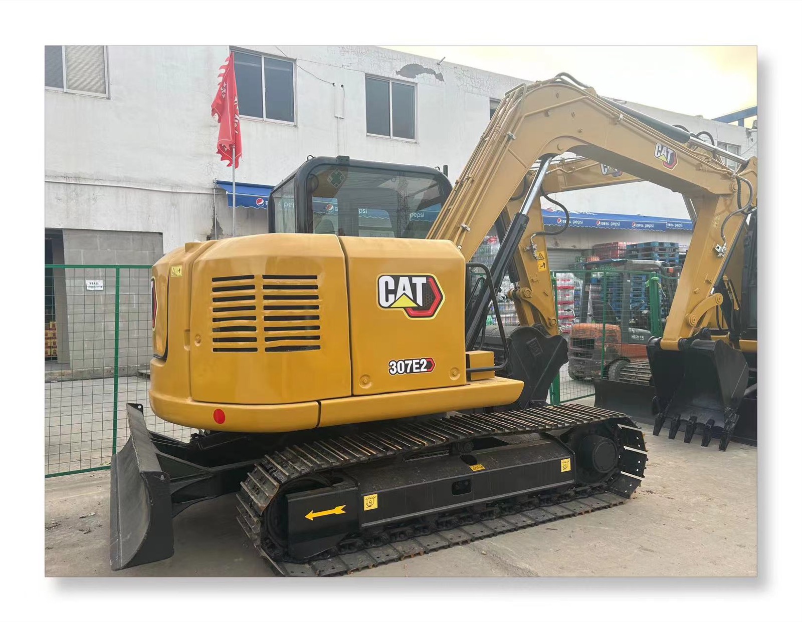 CAT 307E2 Mini used excavator 0 photo 2