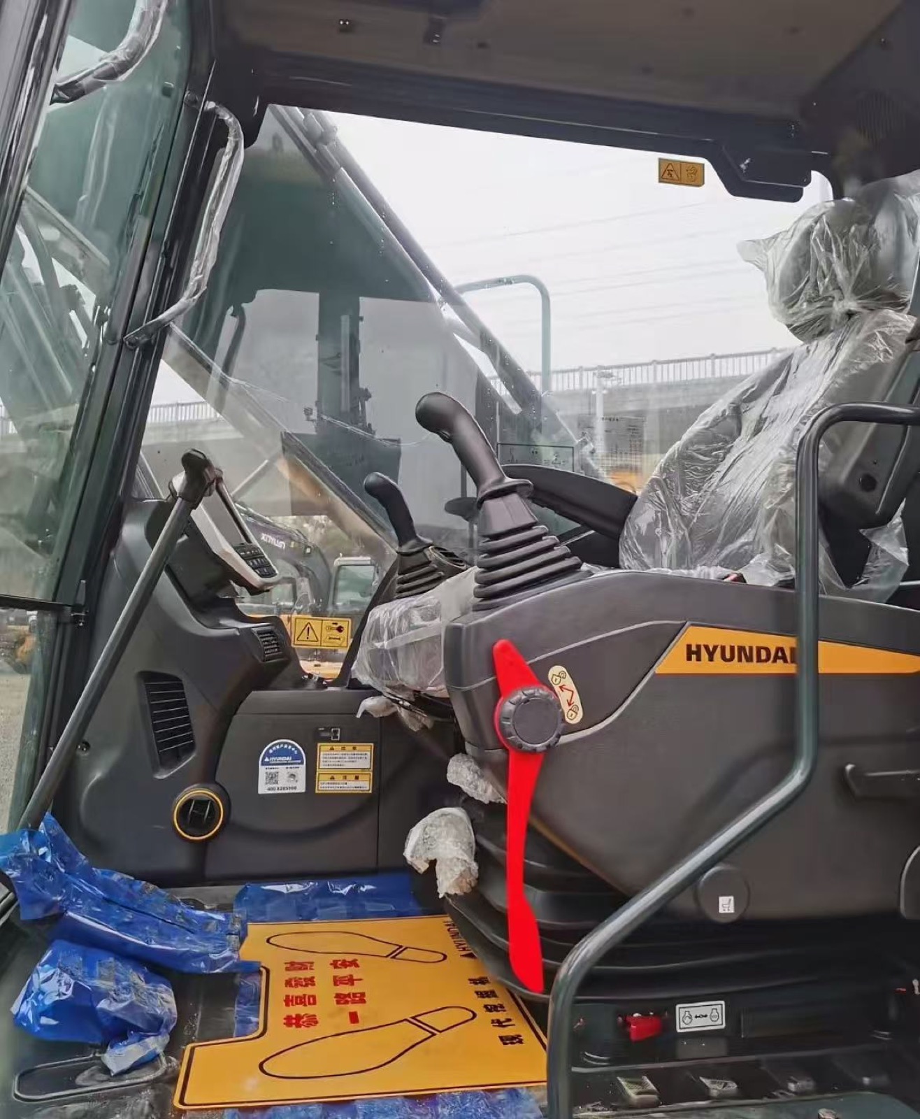 Hyundai HX200 used excavator 0 photo 3