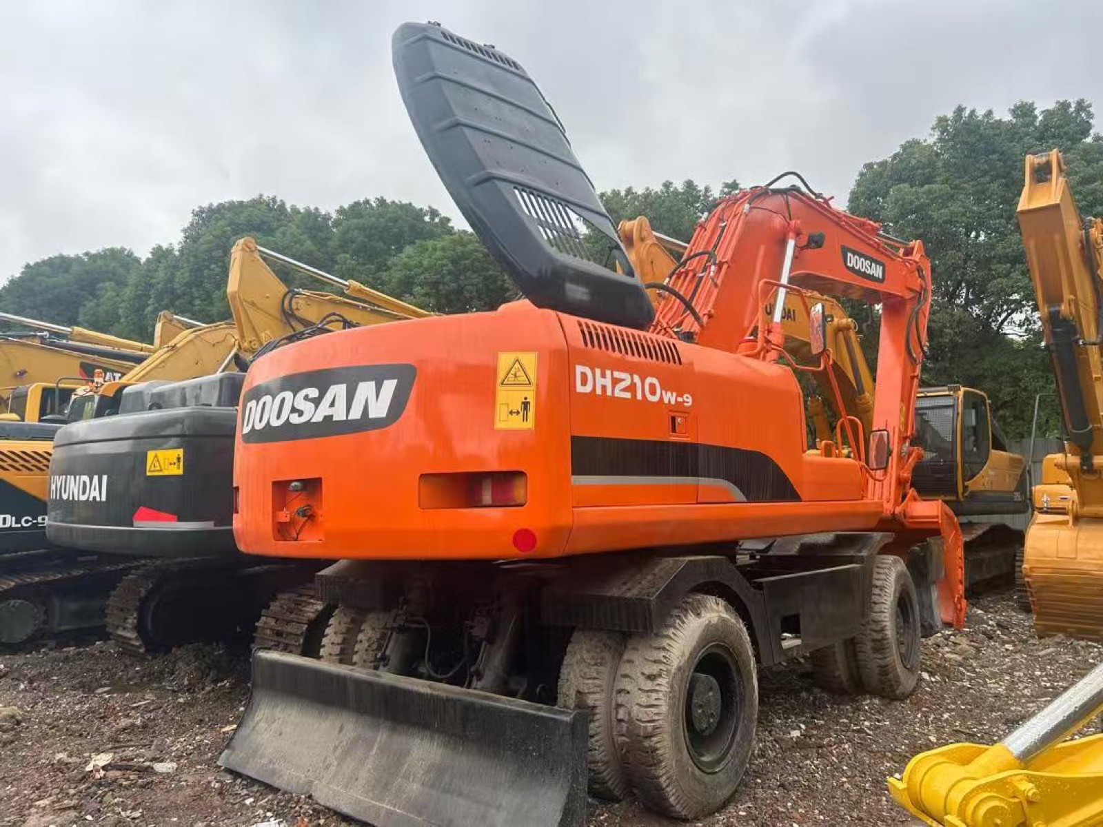 Doosan 210 used excavator 0 photo 2