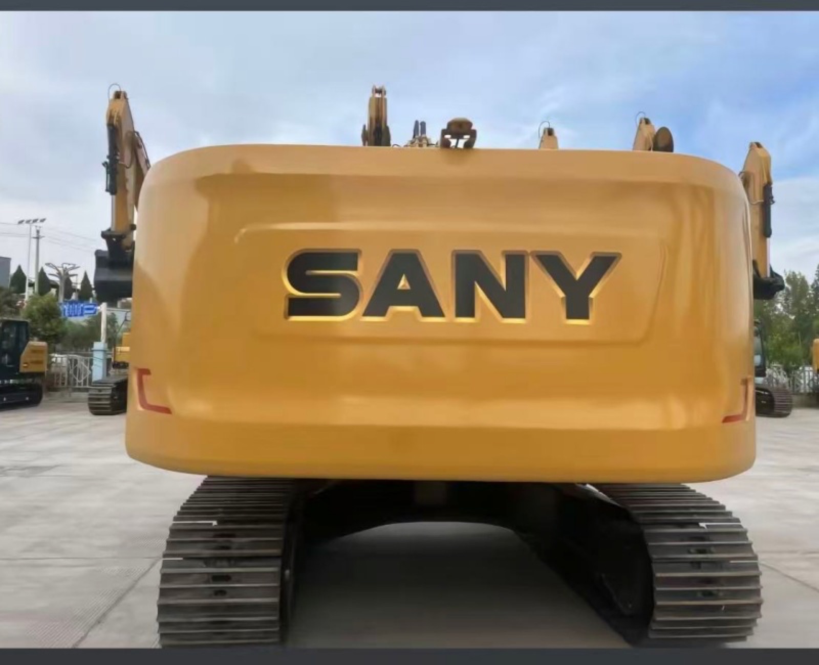 Sany 245H used excavator 0 photo 3