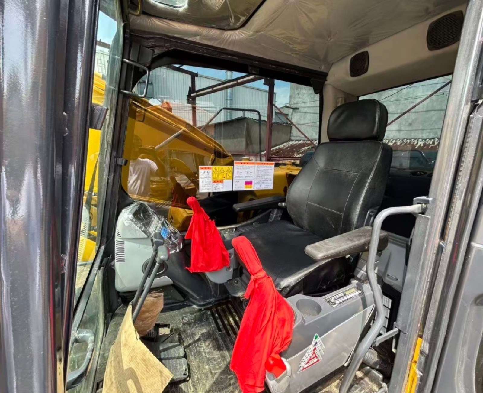 Komatsu PC200 used excavator 0 photo 7