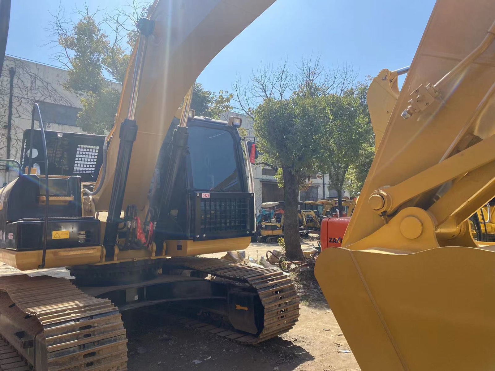 CAT 320D used excavator 0 photo 2