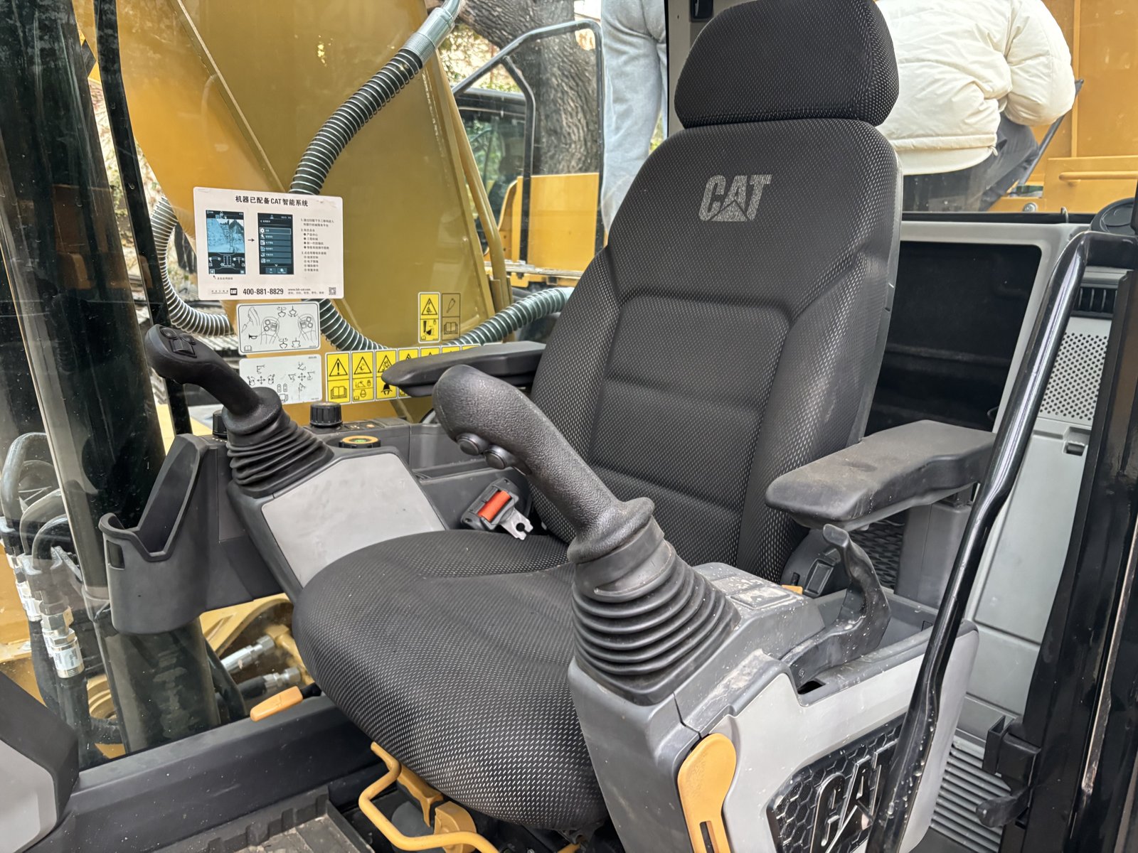 CAT 320 used excavator 0 photo 7