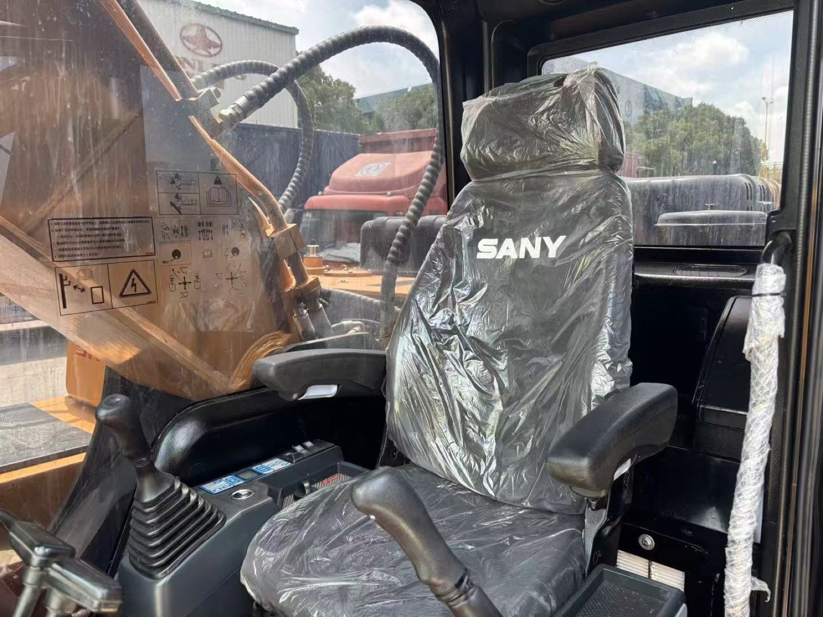 Sany 215C used excavator 0 photo 5