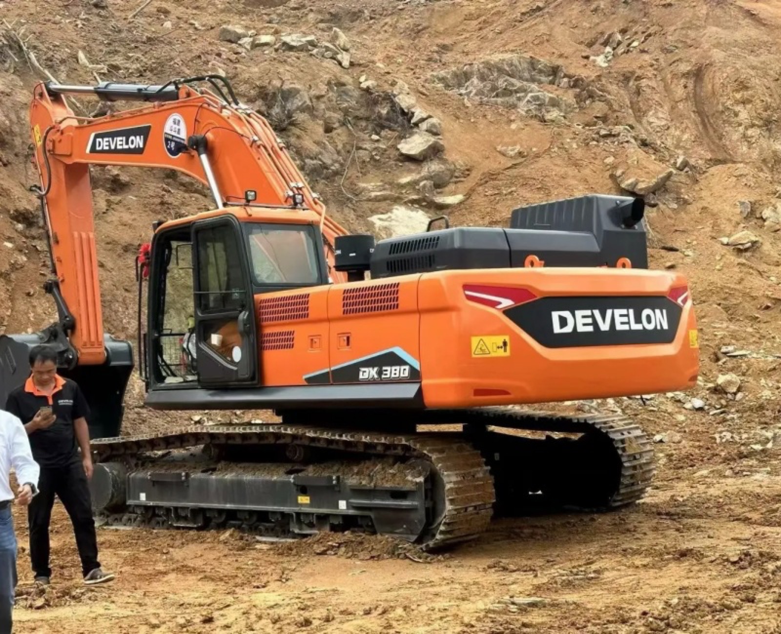 Doosan DX380 used excavator 0 photo 2