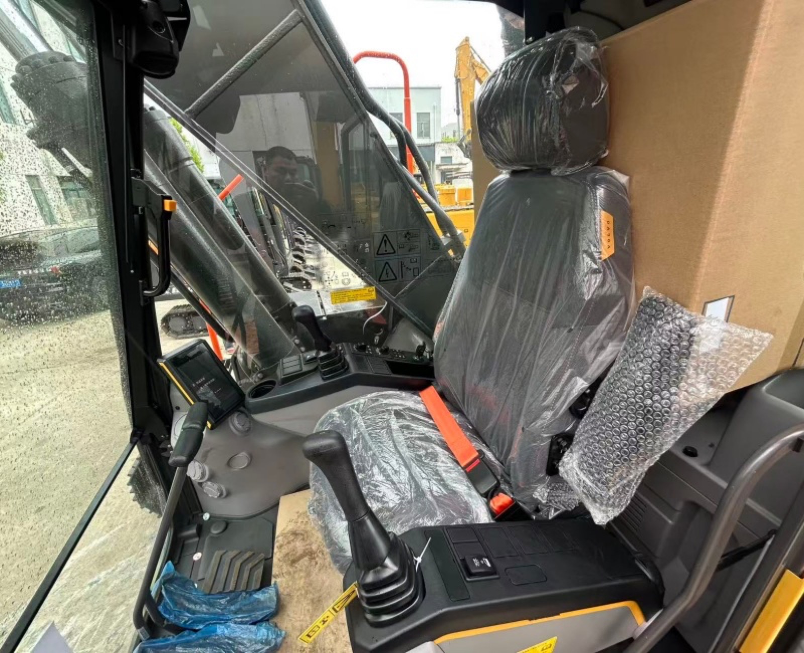 Volvo EC220 used excavator 0 photo 3