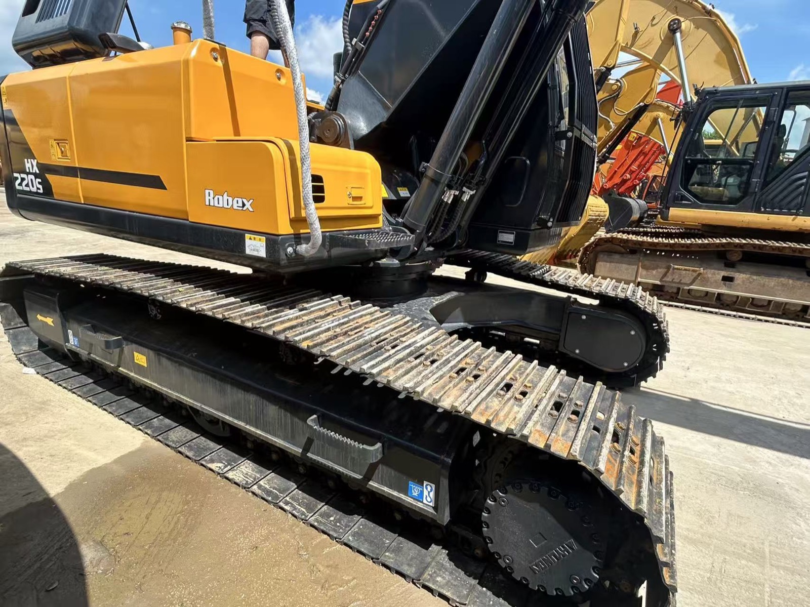 Hyundai HX220S used excavator 0 photo 4