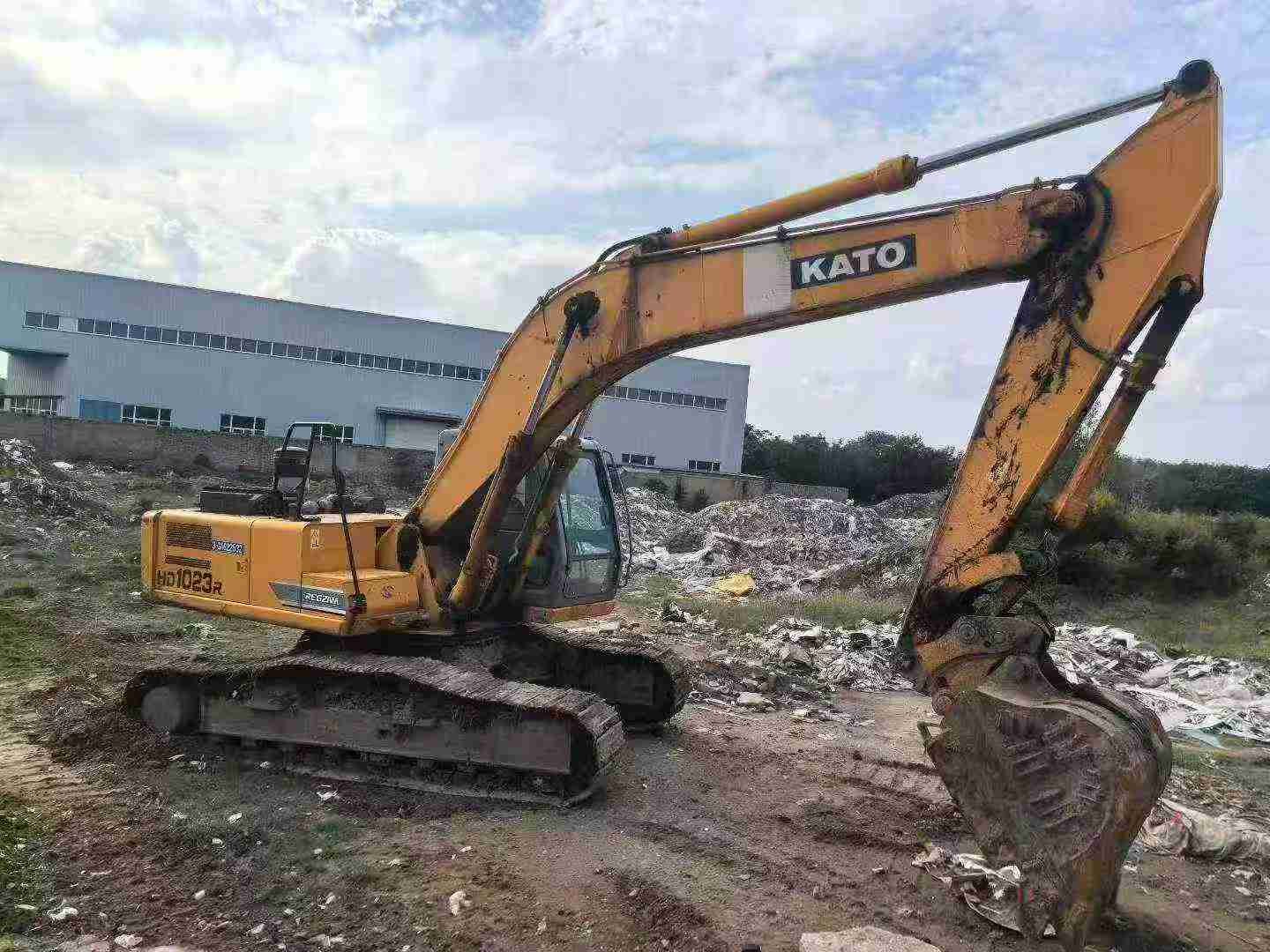 Kato Kato HD1023 used excavator 0 photo 3