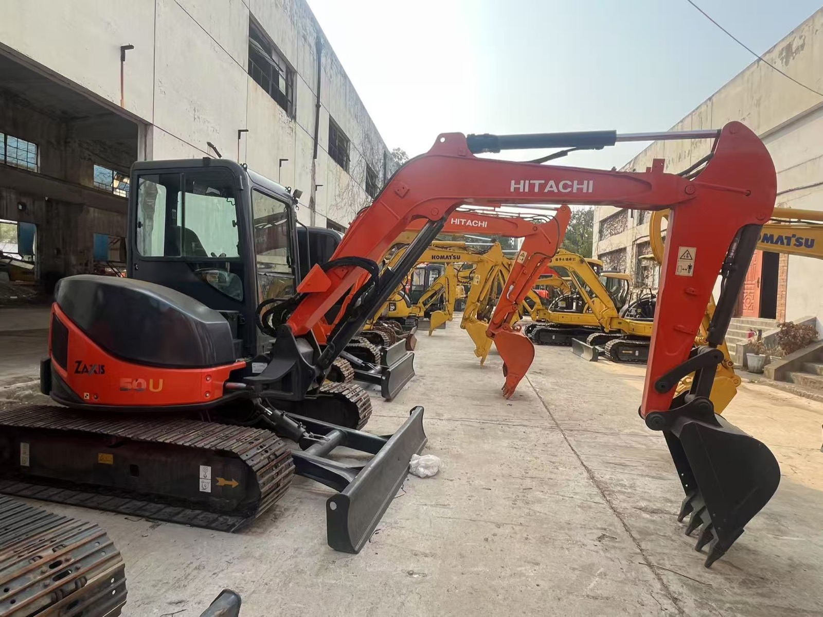 Hitachi 50u Mini used excavator 0 photo 2
