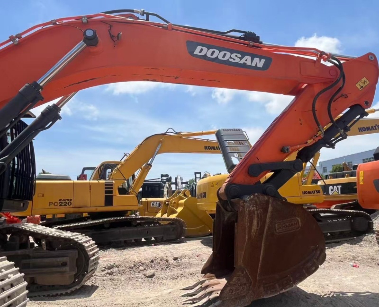 Doosan DX520 used excavator 0 photo 2
