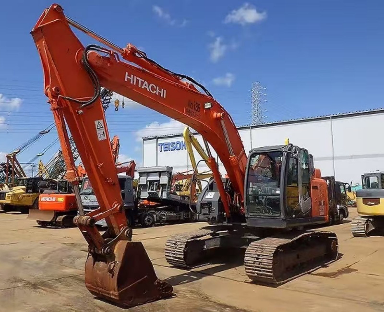 Hitachi ZX225USR used excavator 0 photo 2