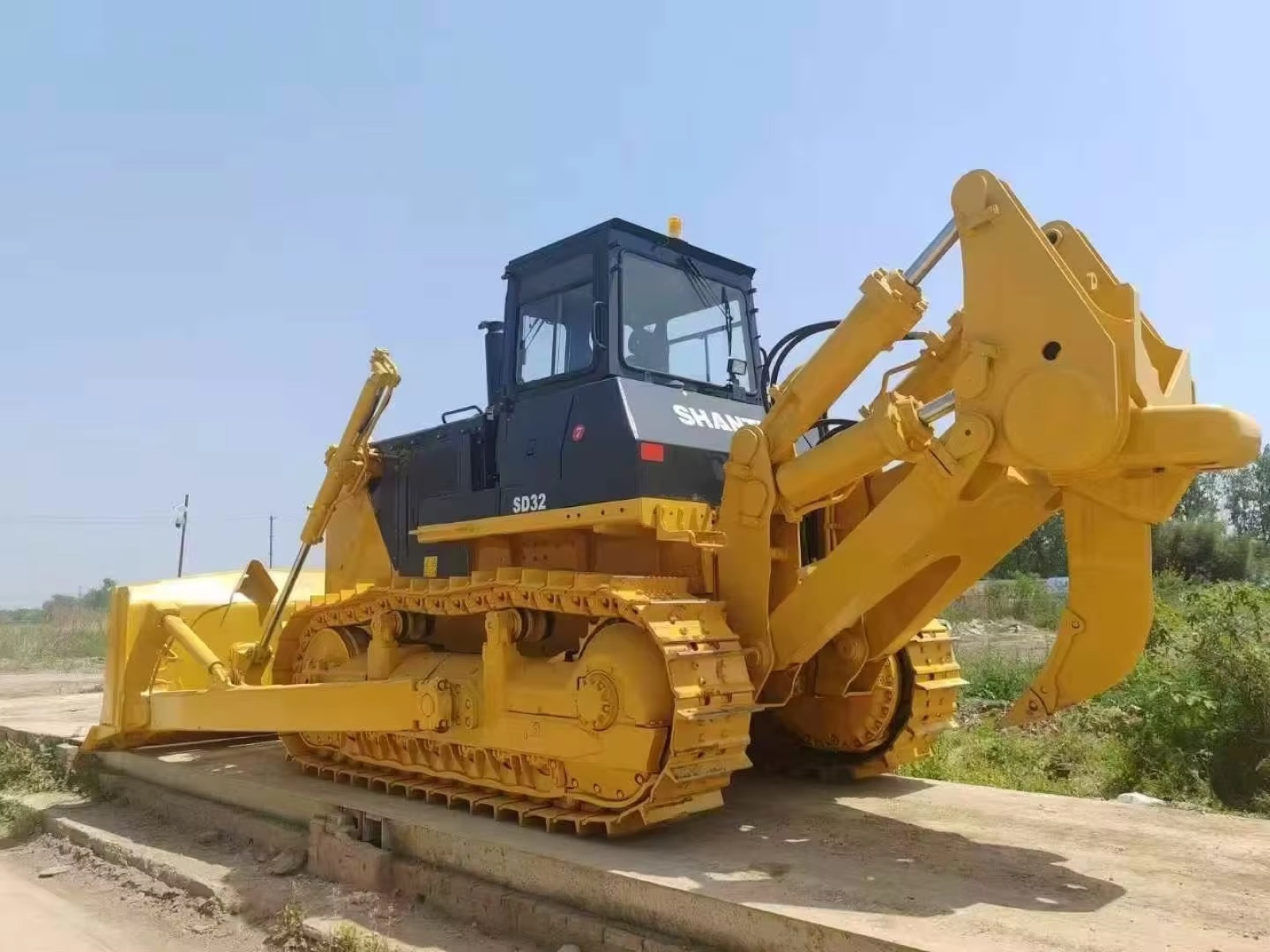 Shantui SD32 Bulldozer for Sale used excavator 0 photo 2