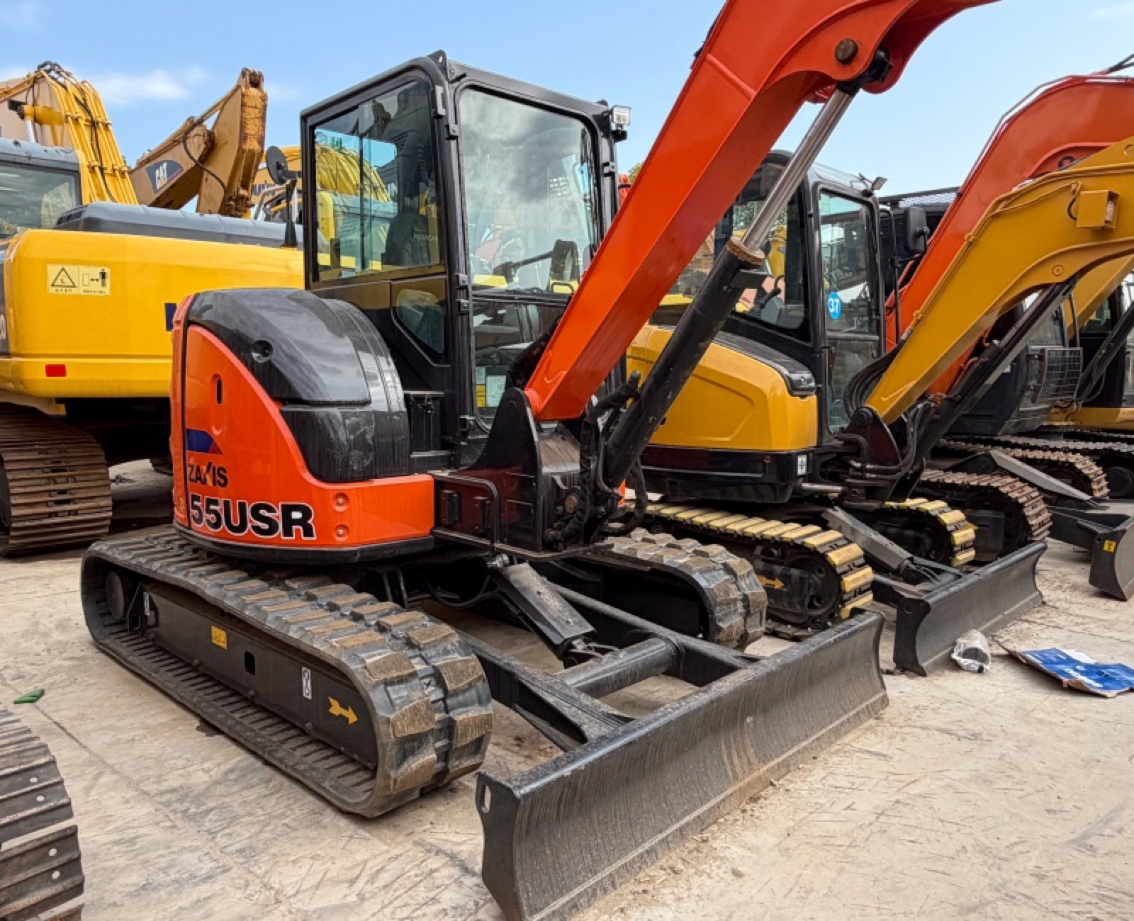 Hitachi 55 Mini used excavator 0 photo 4