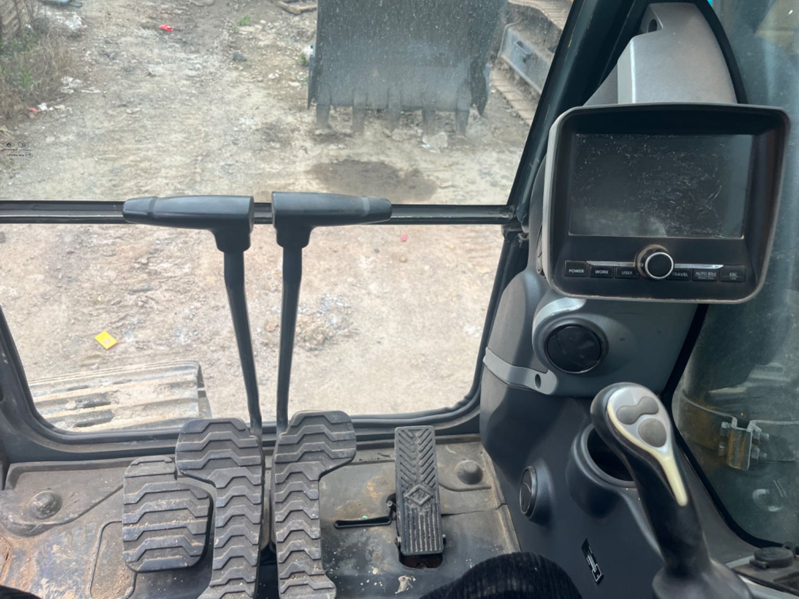 Hyundai 305LC-9T used excavator 0 photo 8