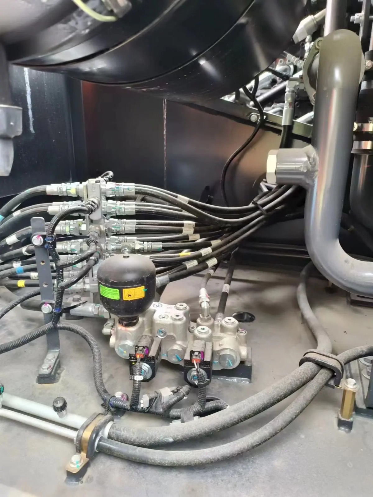 Doosan DX305 used excavator 0 photo 5