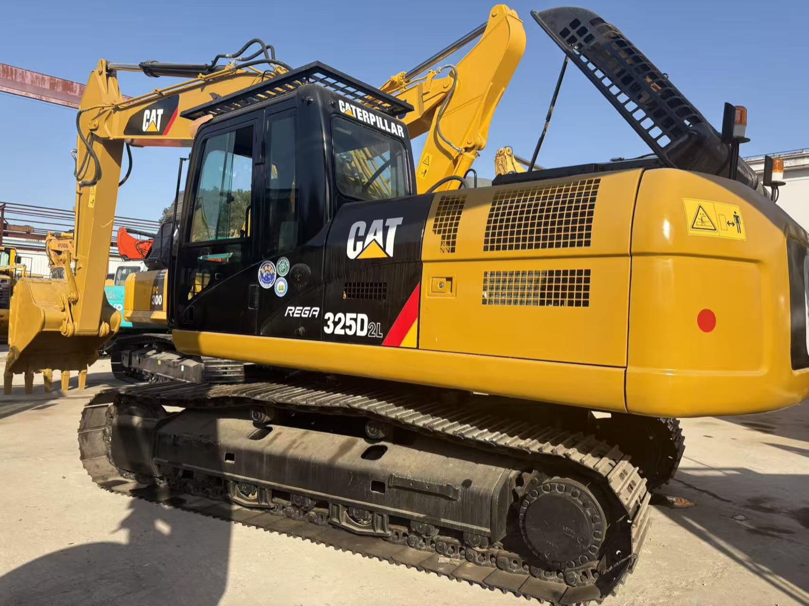 CAT 325D used excavator 0 photo 2