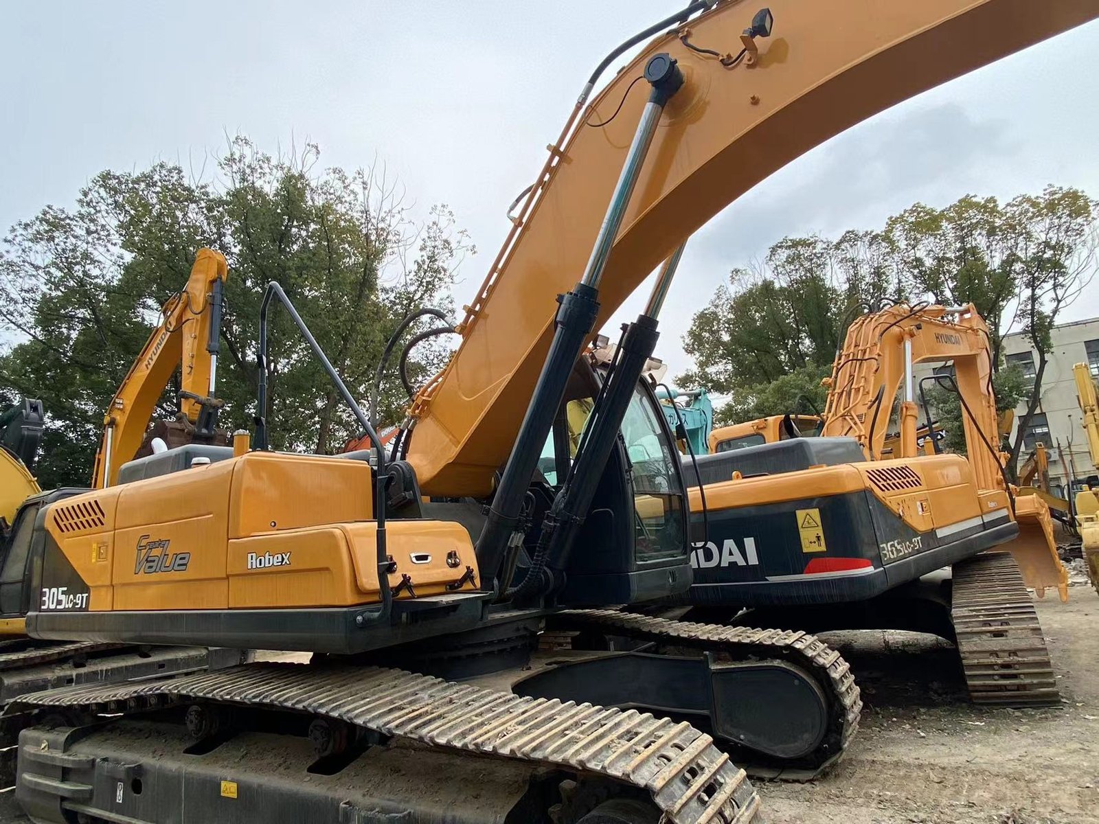 Used Hyundai 305LC-9T Excavator for Sale