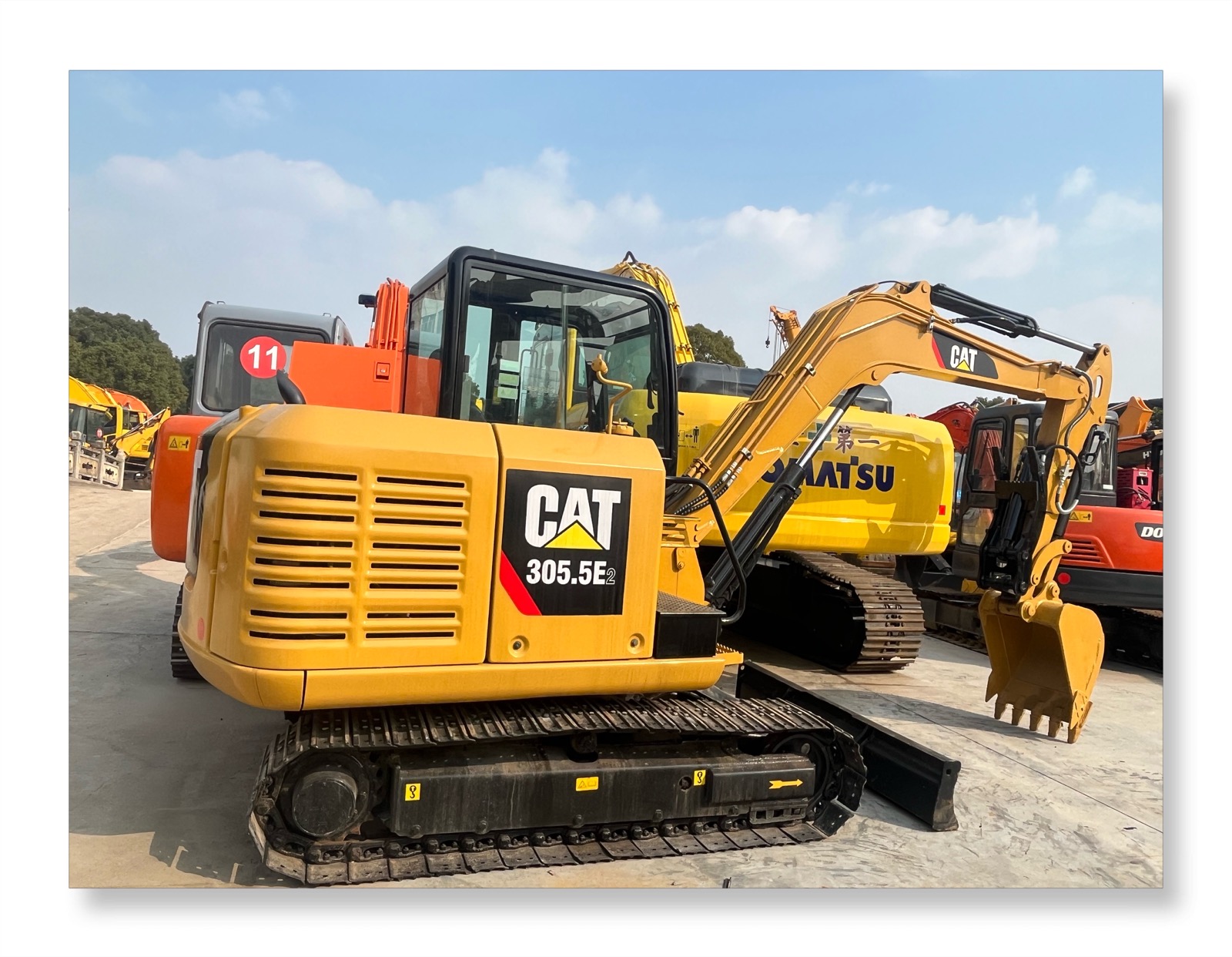CAT 305.5E2 Mini used excavator 0 photo 5