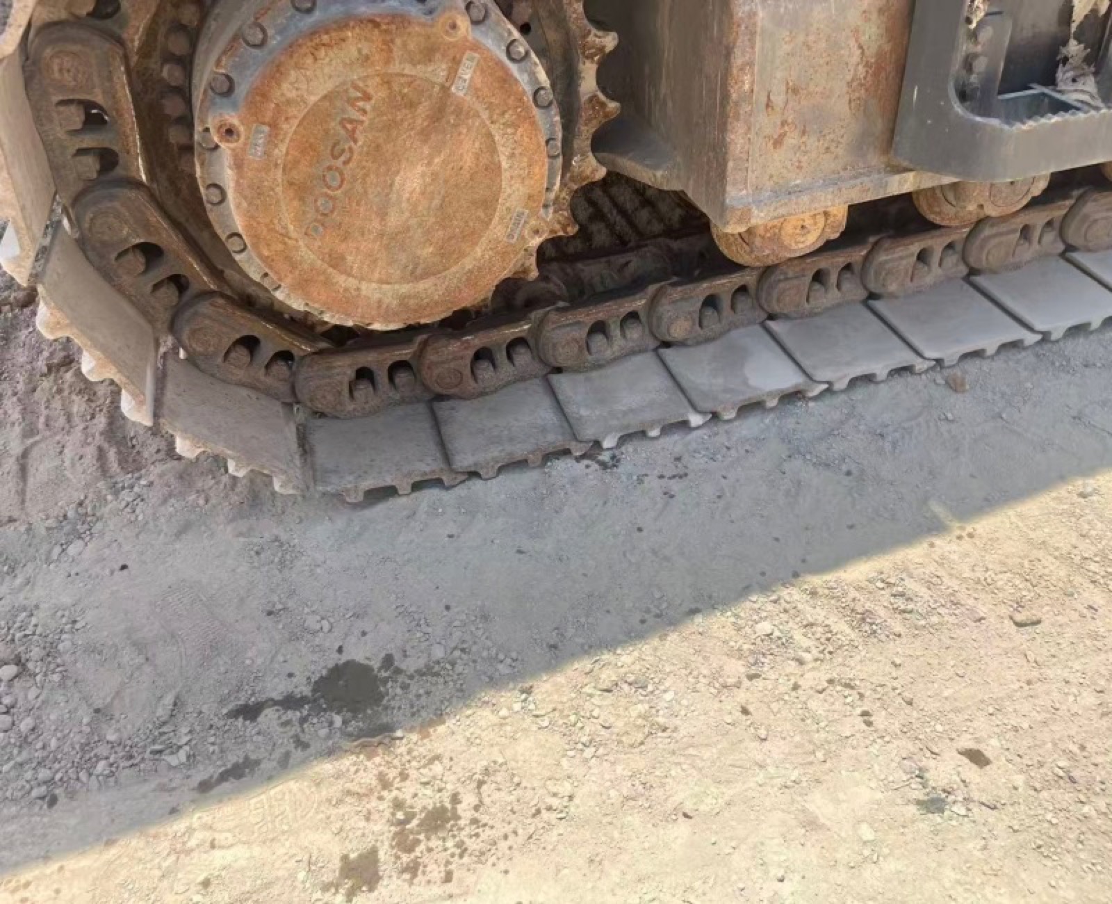Doosan DX520 used excavator 0 photo 4