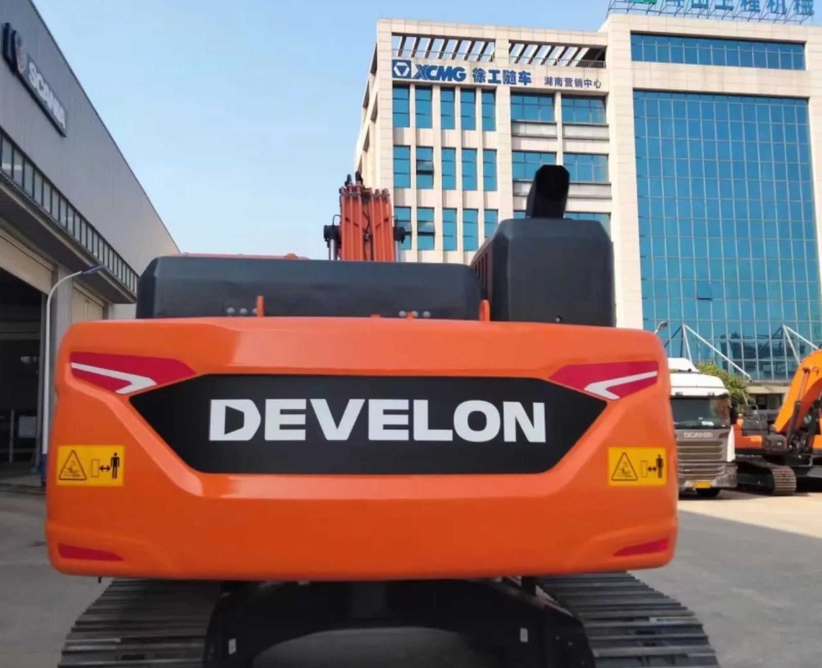 Doosan DX225LC used excavator 0 photo 2