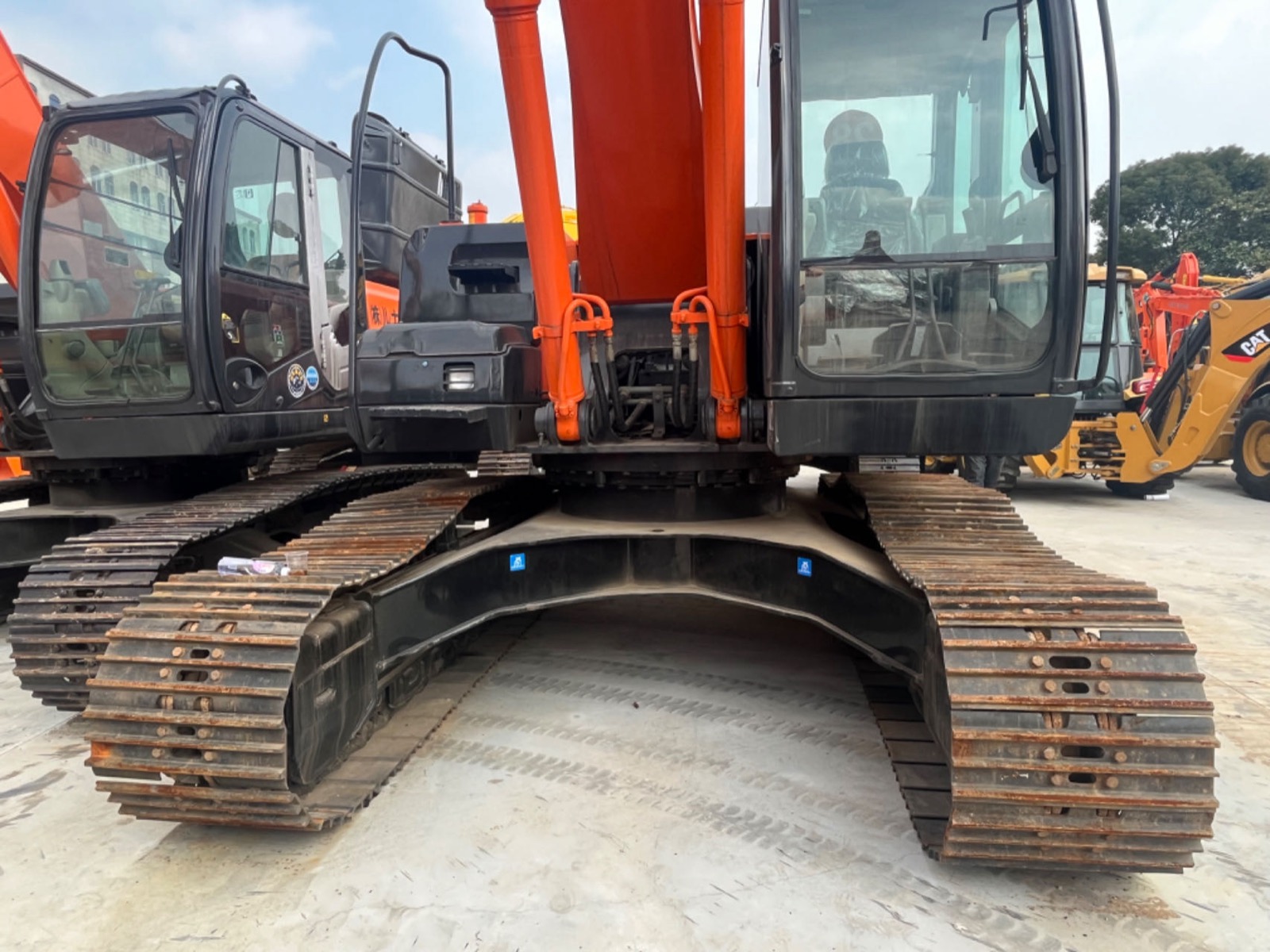 Hitachi ZX240 used excavator 0 photo 7