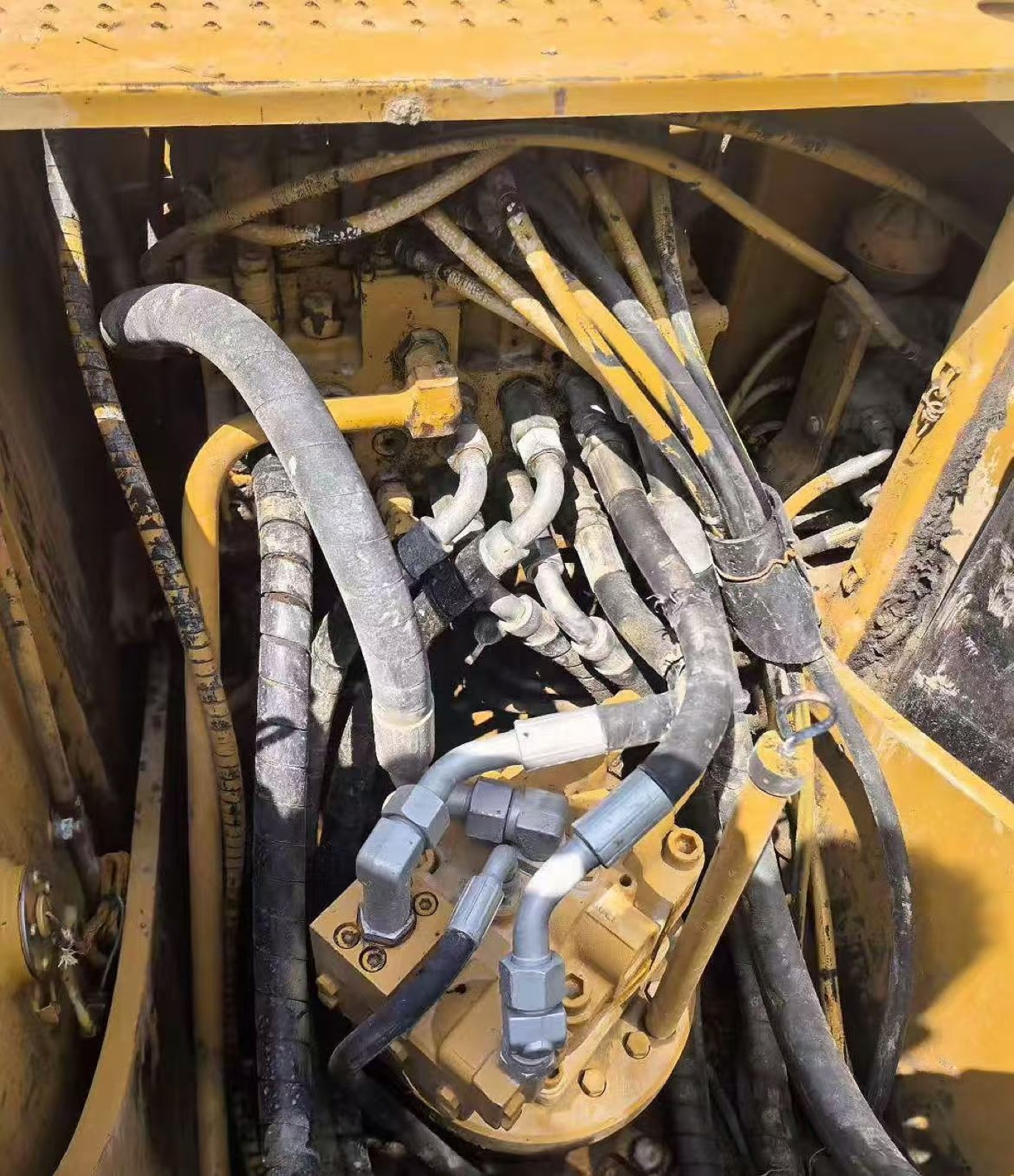 CAT 318D used excavator 0 photo 3