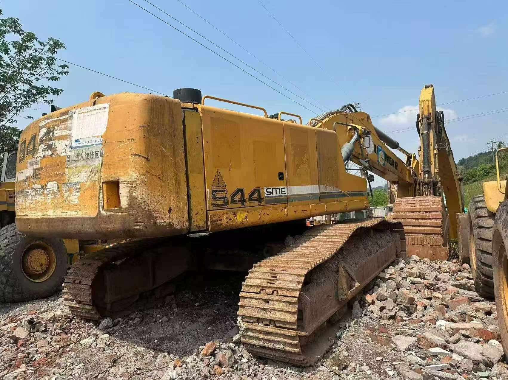 Liebherr 944 used excavator, 0, China stock