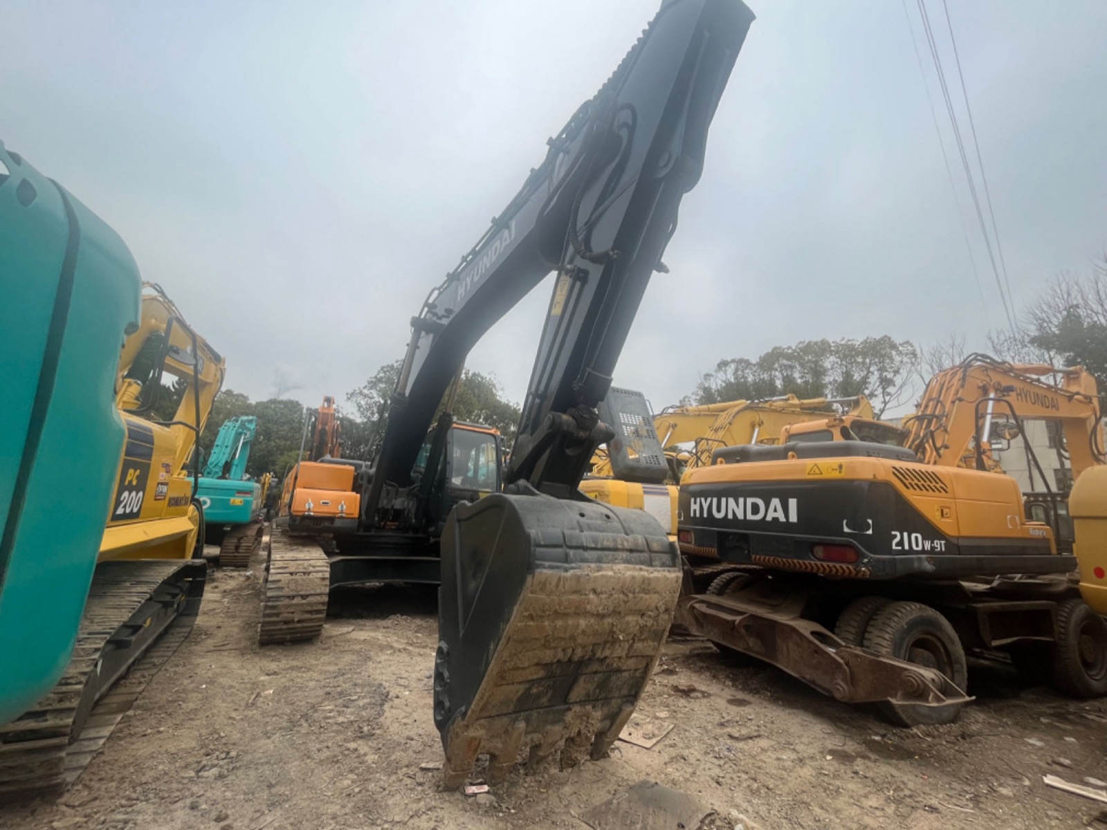 Hyundai 305LC-9T used excavator 0 photo 2