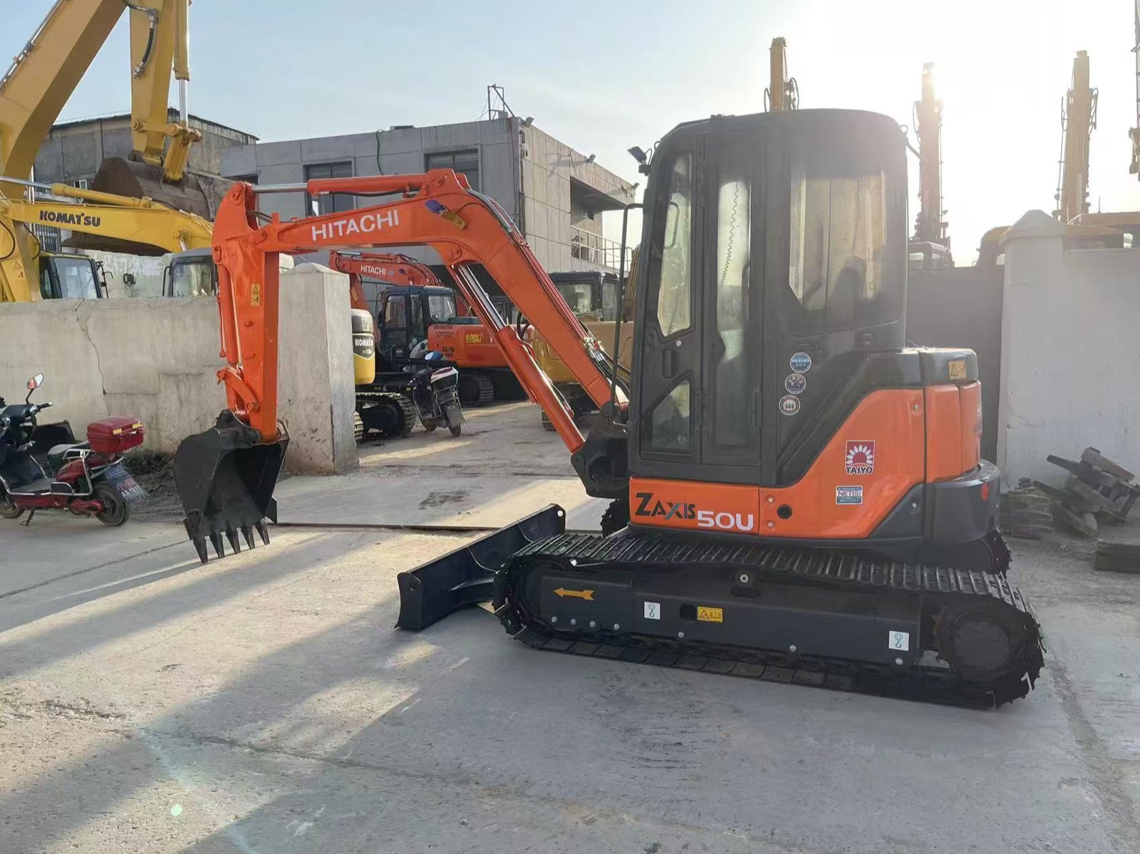 Hitachi 50 Mini used excavator 0 photo 4