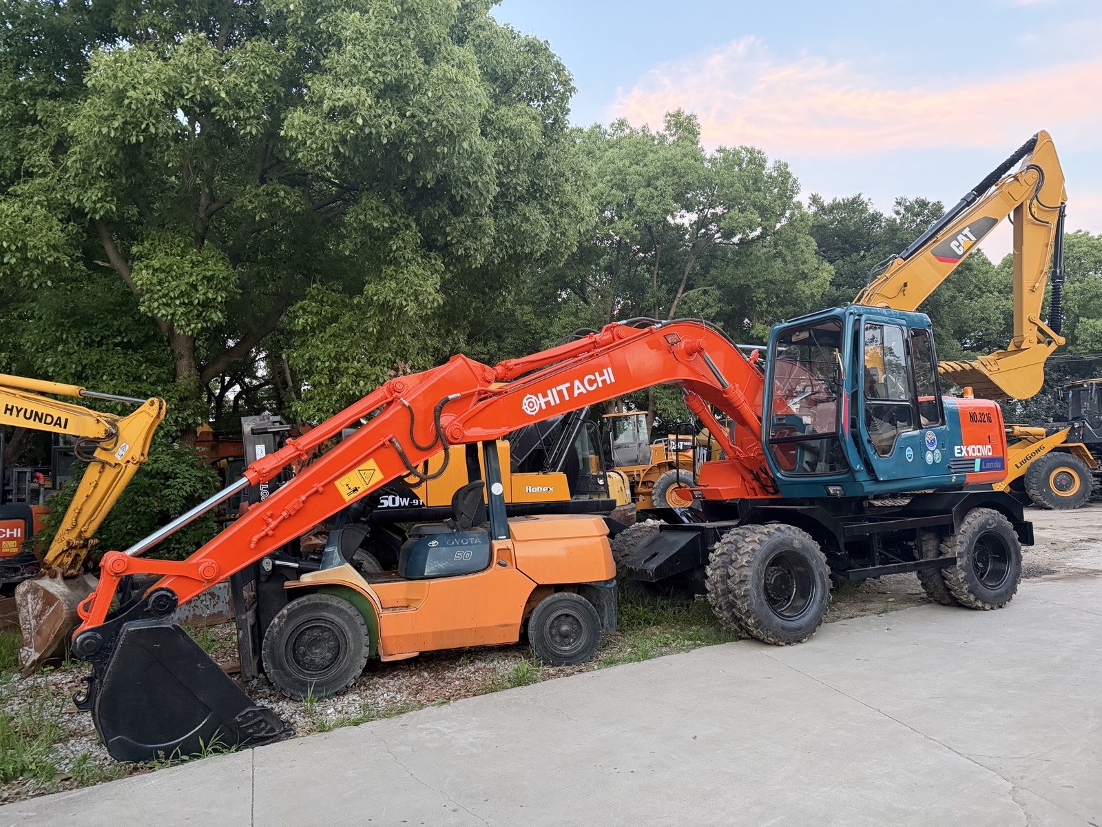 Hitachi EX100WD used excavator 0 photo 2